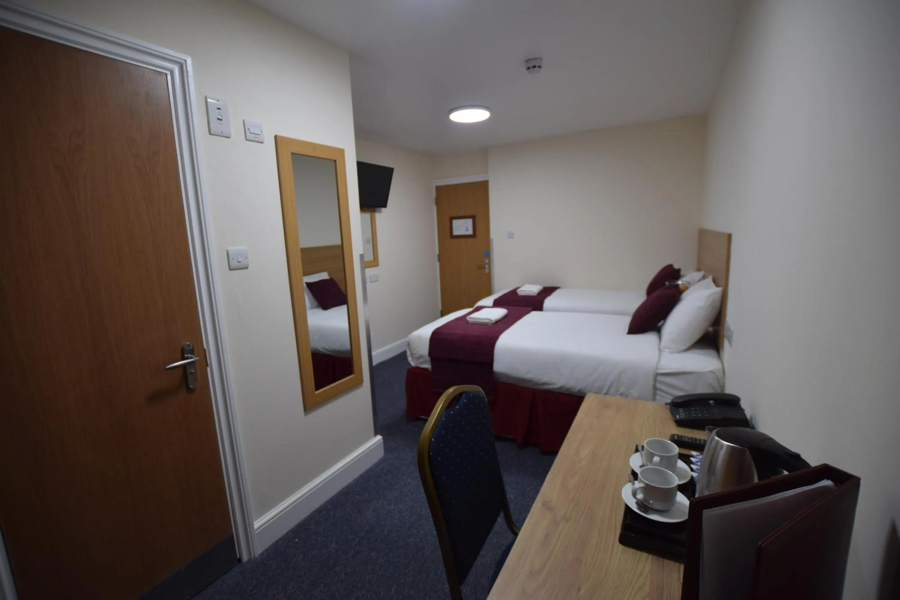 Bedroom, Bed in PremierLux Serviced Apartments