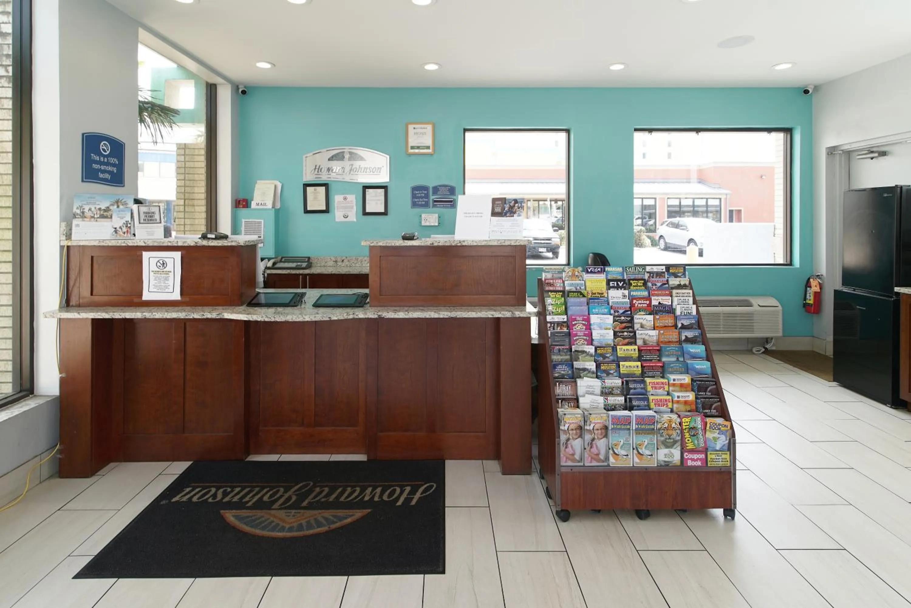 Lobby or reception in Howard Johnson by Wyndham Virginia Beach At The Beach
