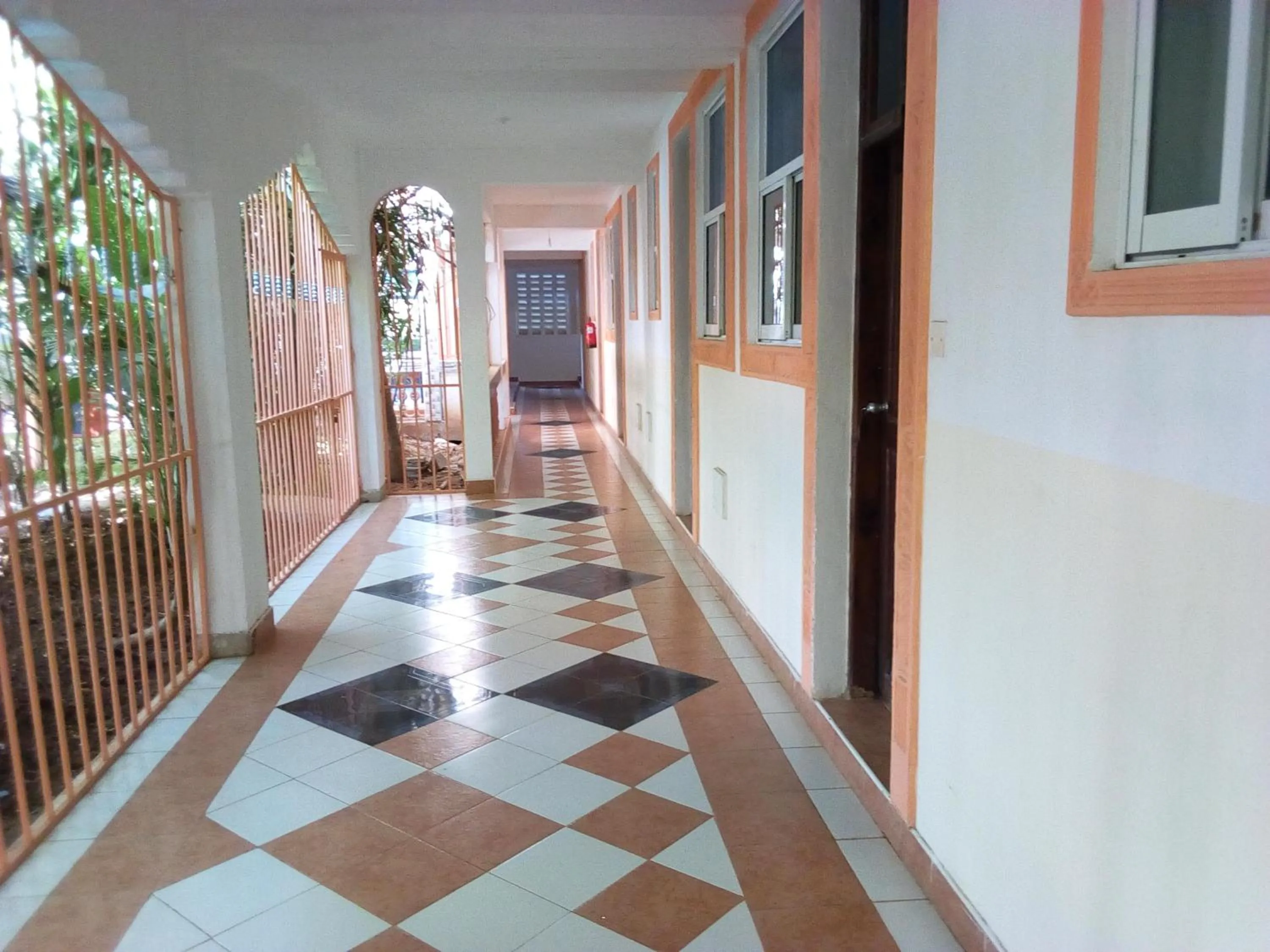 Area and facilities in Premier Guest Residence Hotel