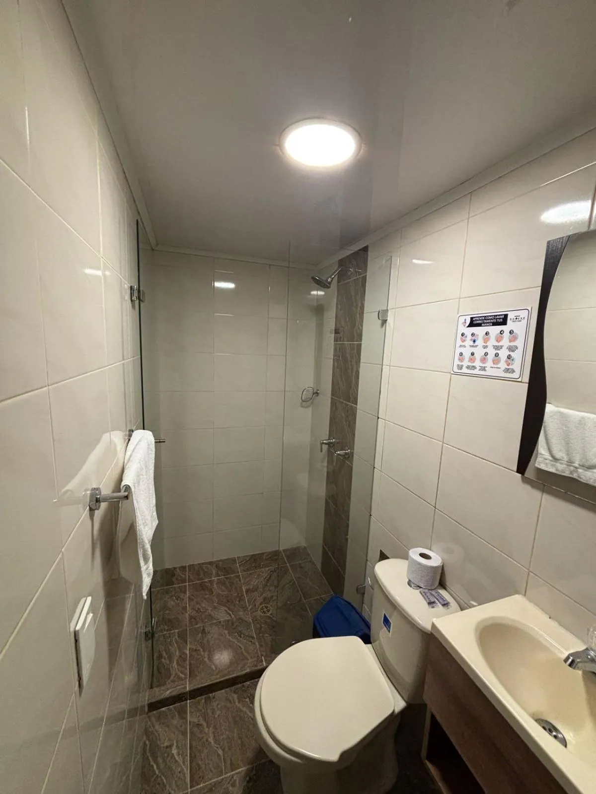 Shower in Hotel Balcones del Estadio