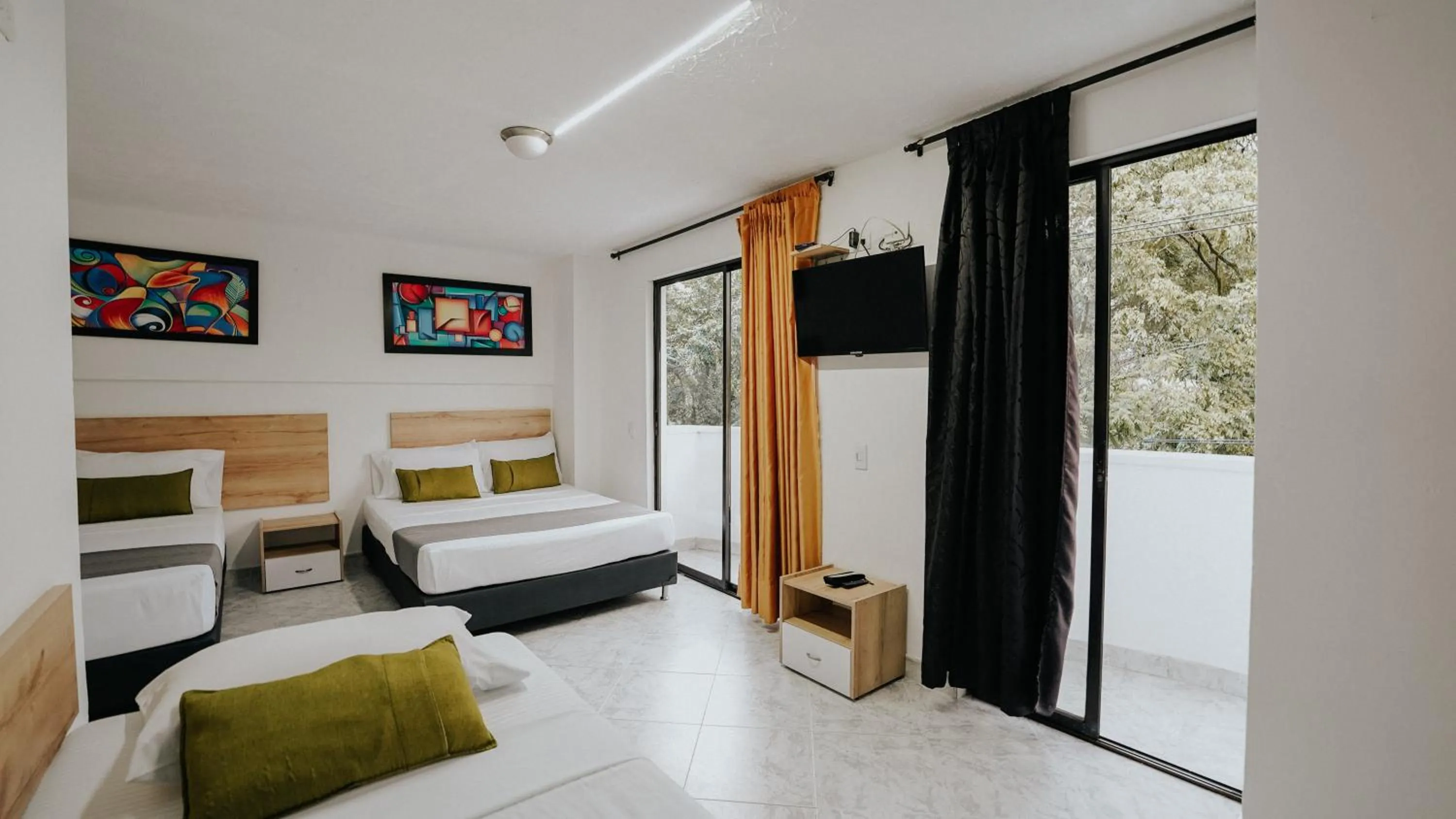 Balcony/Terrace, Bed in Hotel Balcones del Estadio