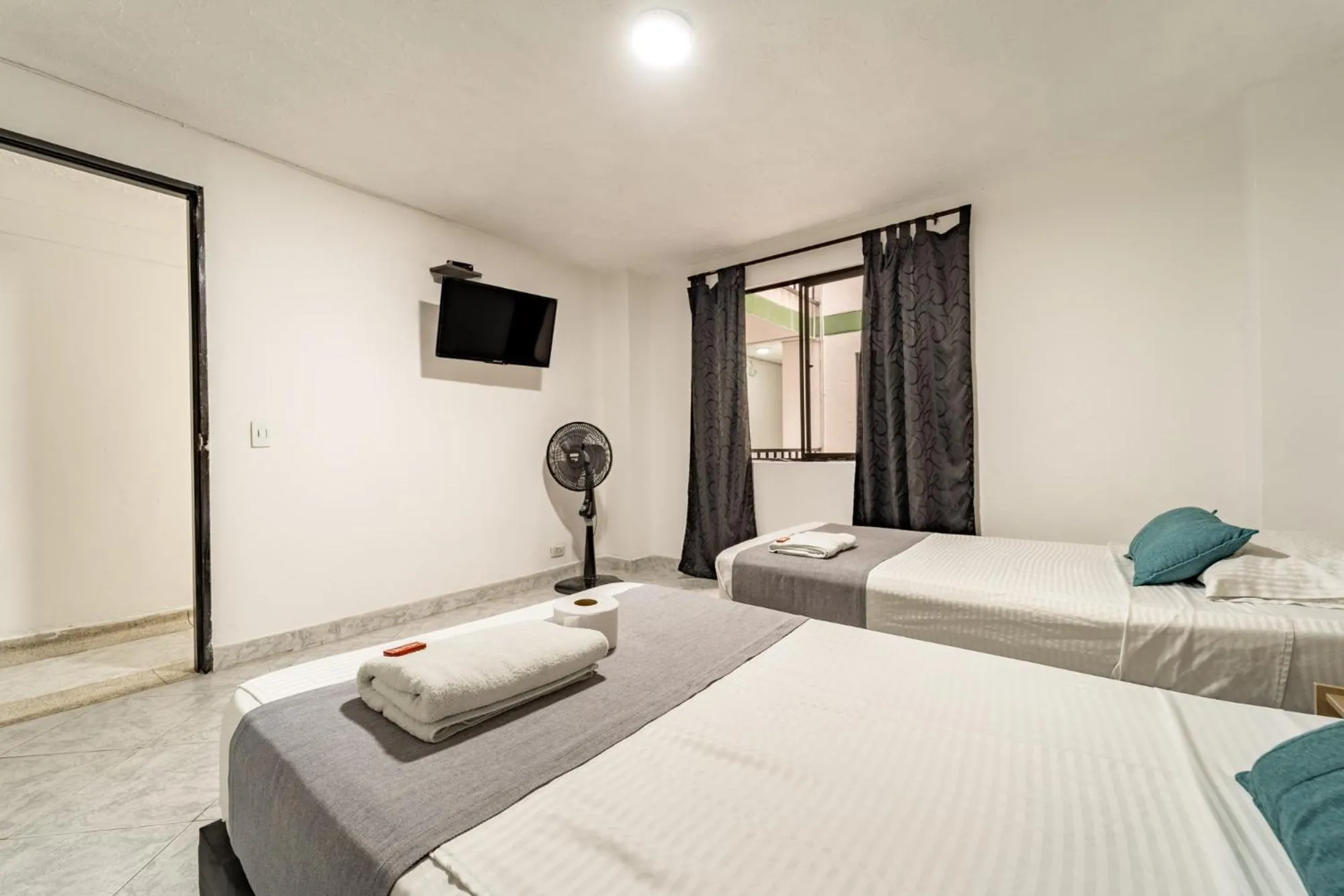 TV and multimedia, Bed in Hotel Balcones del Estadio