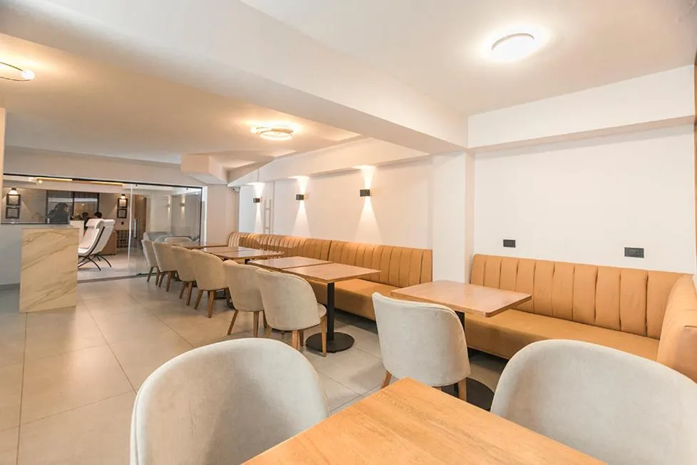 Restaurant/places to eat in Hotel Balcones del Estadio