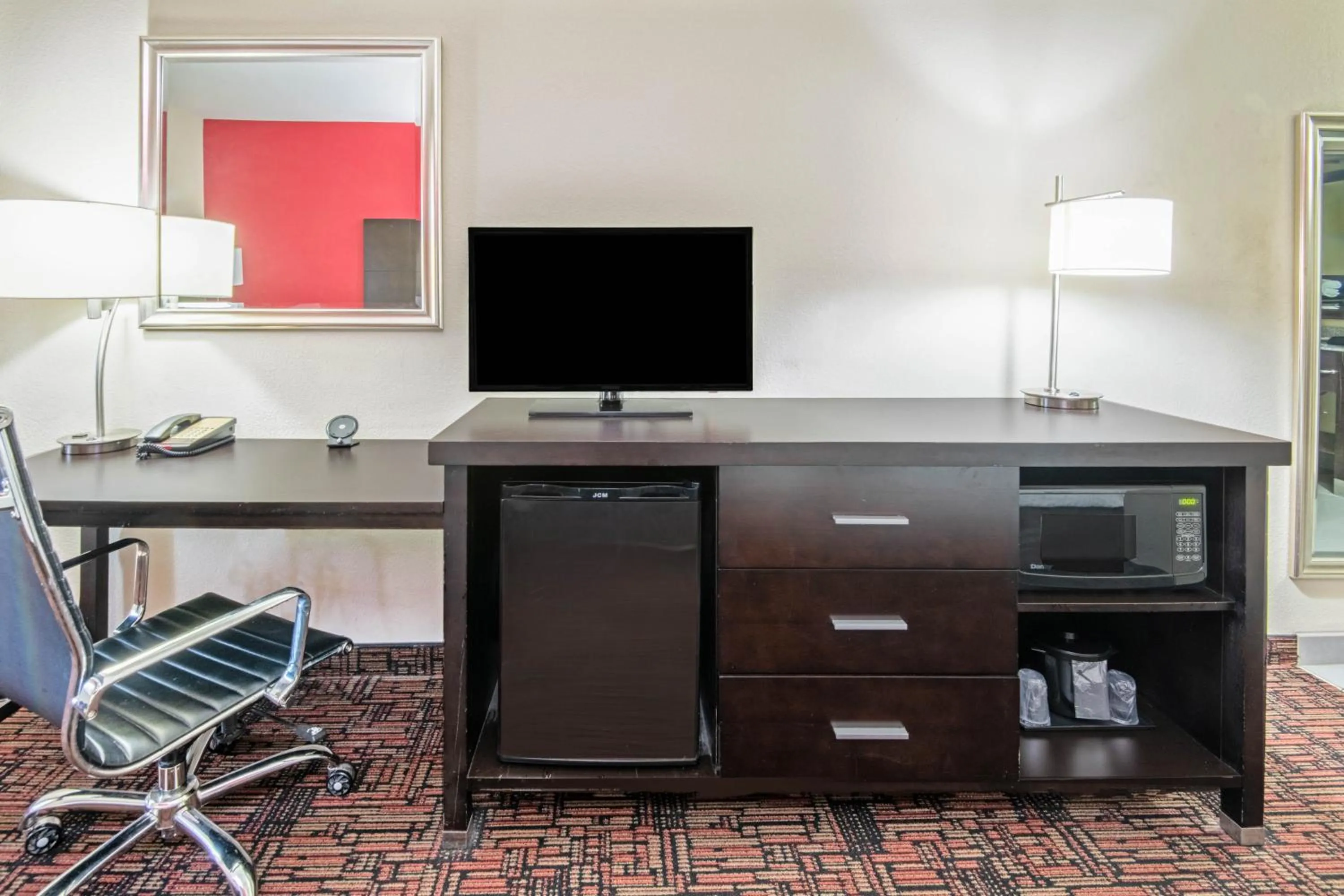 TV and multimedia in La Quinta by Wyndham Elk City