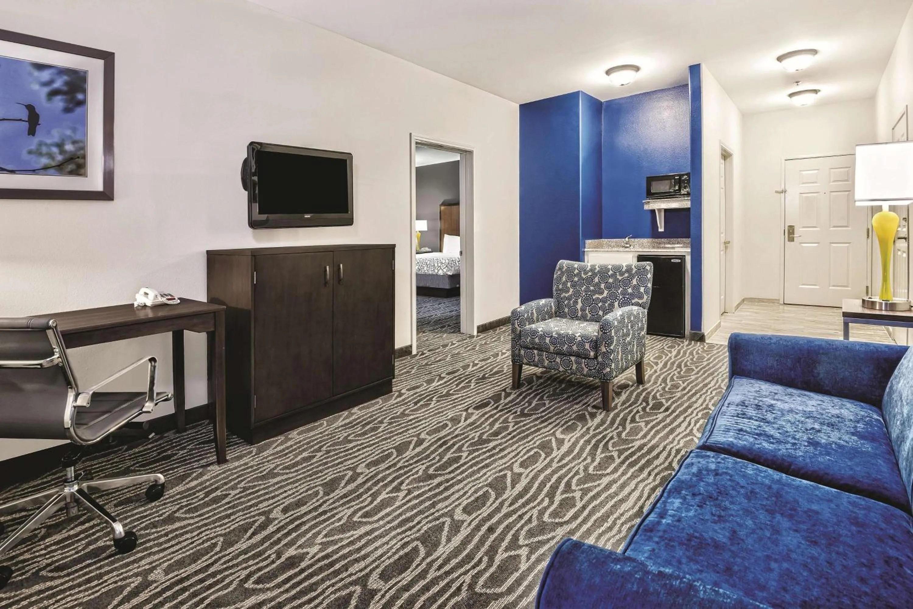 Photo of the whole room in La Quinta Inn & Suites by Wyndham Mercedes Outlet Mall