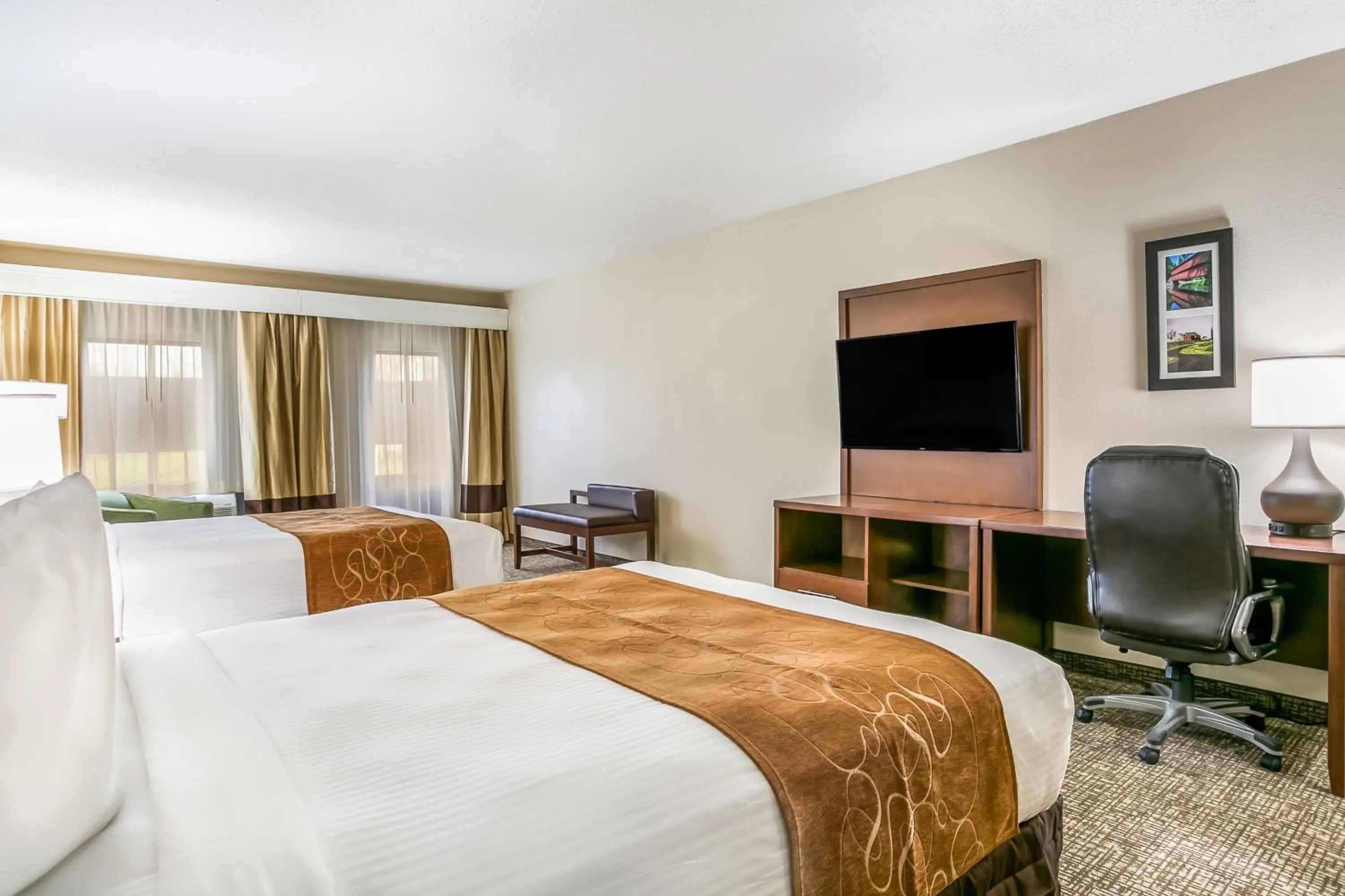 Bedroom, Bed in Aspire Hotel and Suites