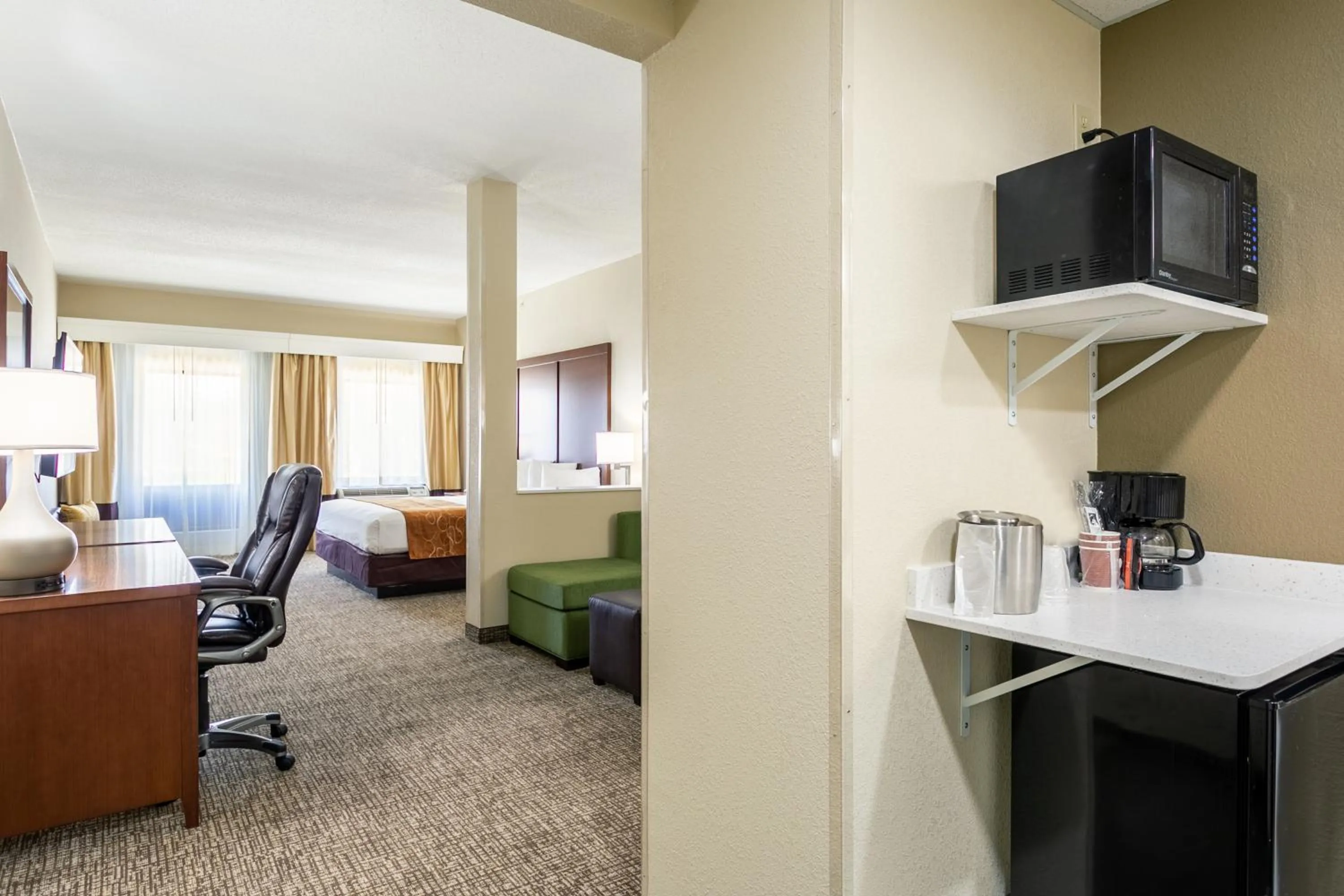 Coffee/tea facilities in Aspire Hotel and Suites