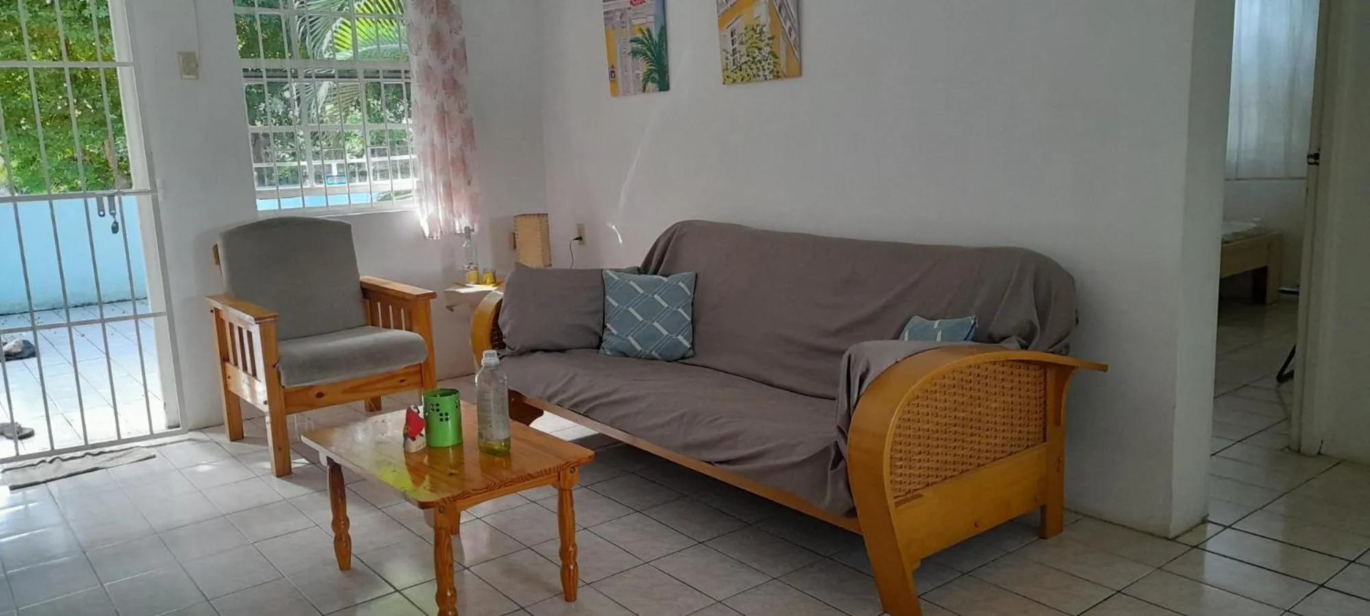 Happy Turtle Apartments