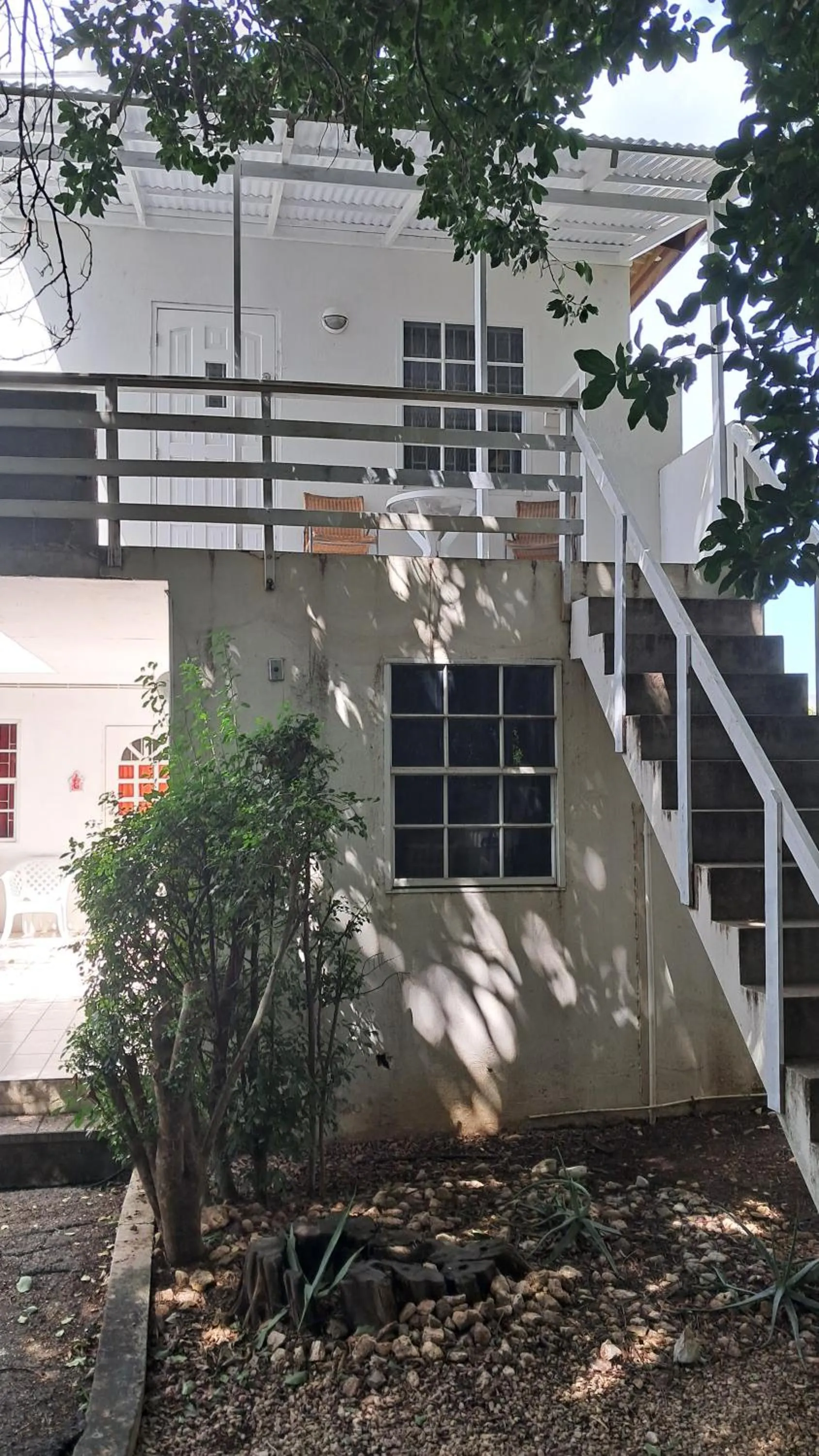 Happy Turtle Apartments