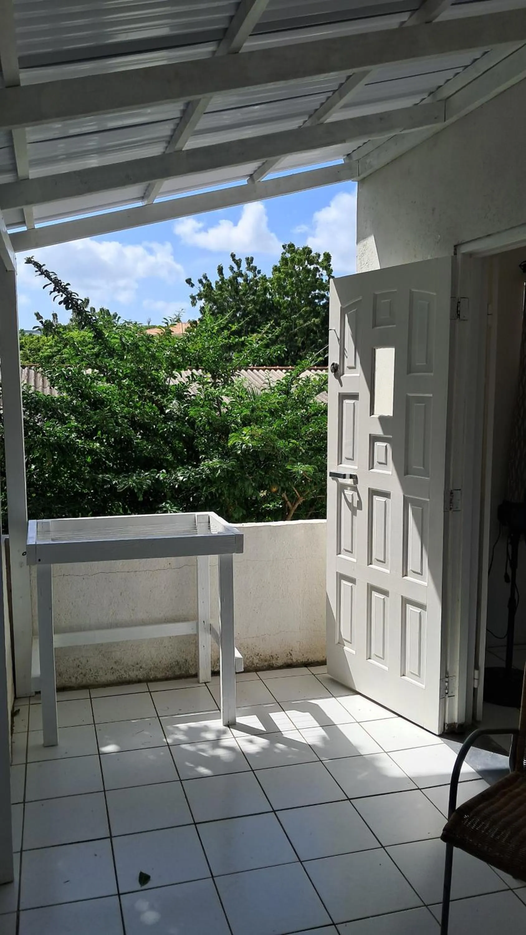 Happy Turtle Apartments