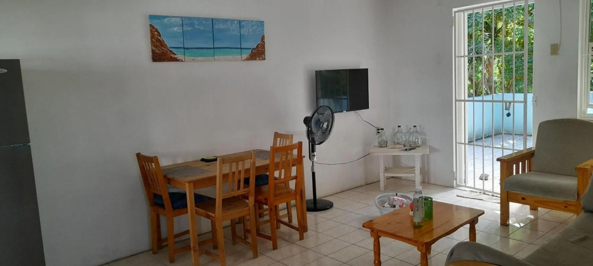 Happy Turtle Apartments