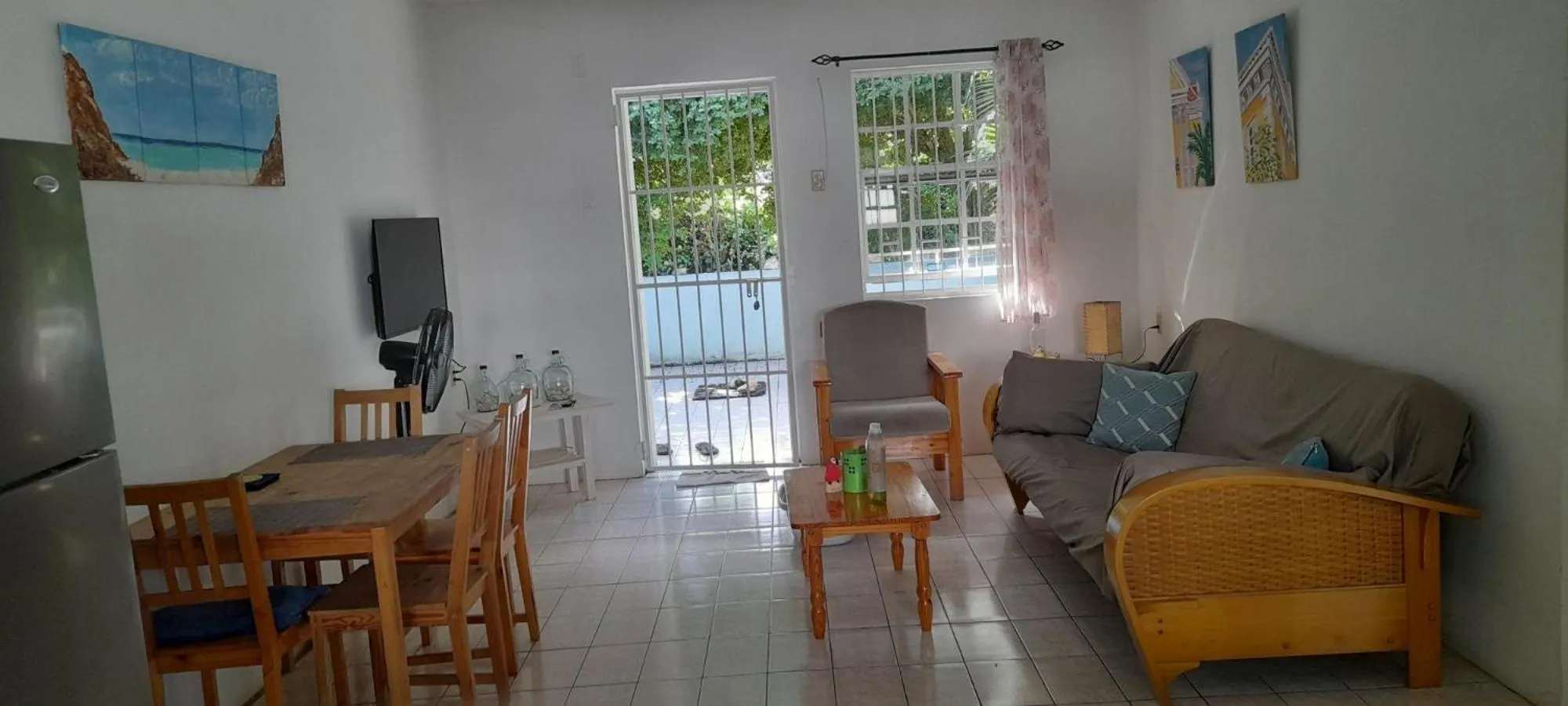 Happy Turtle Apartments