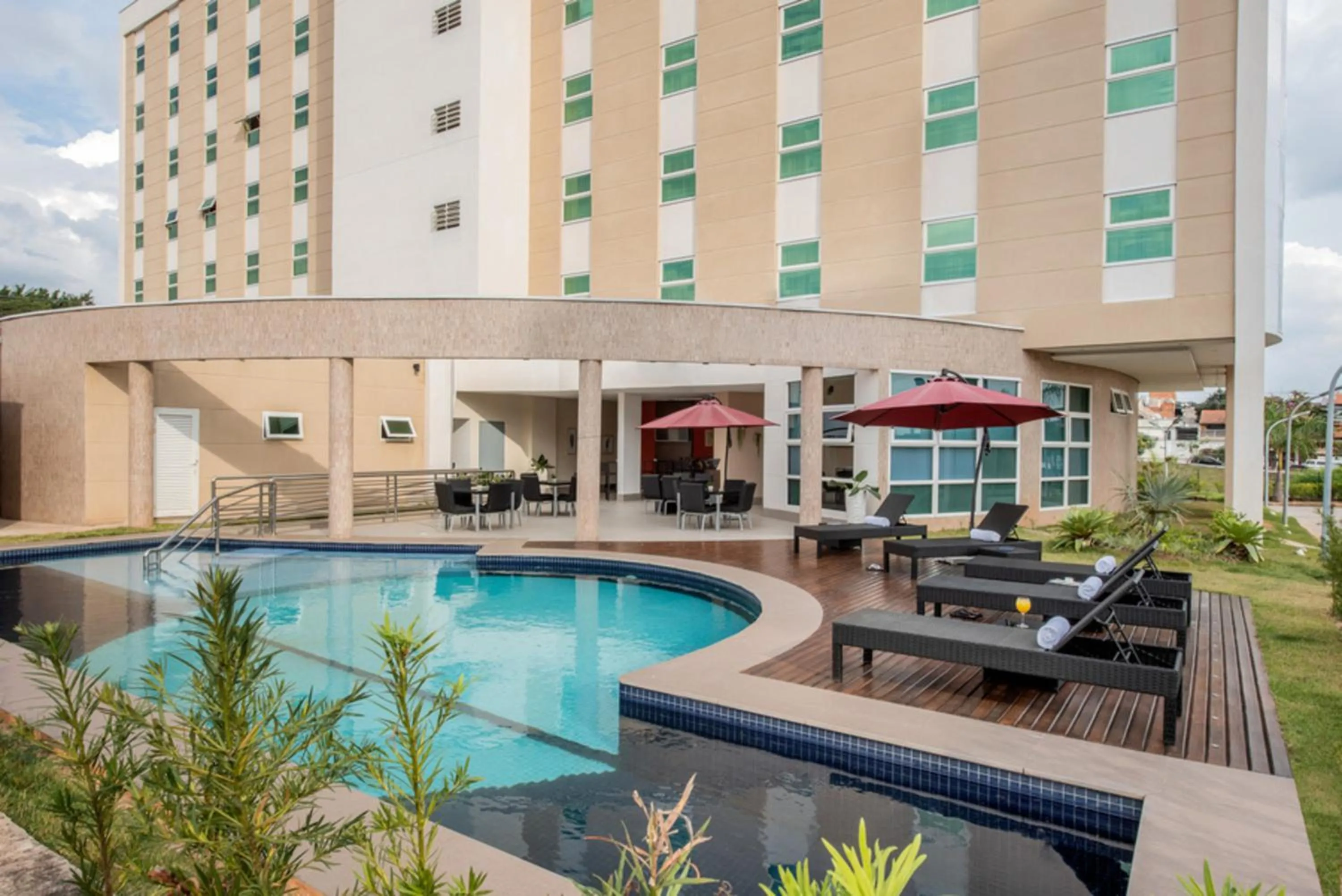 Swimming pool in Intercity Itupeva