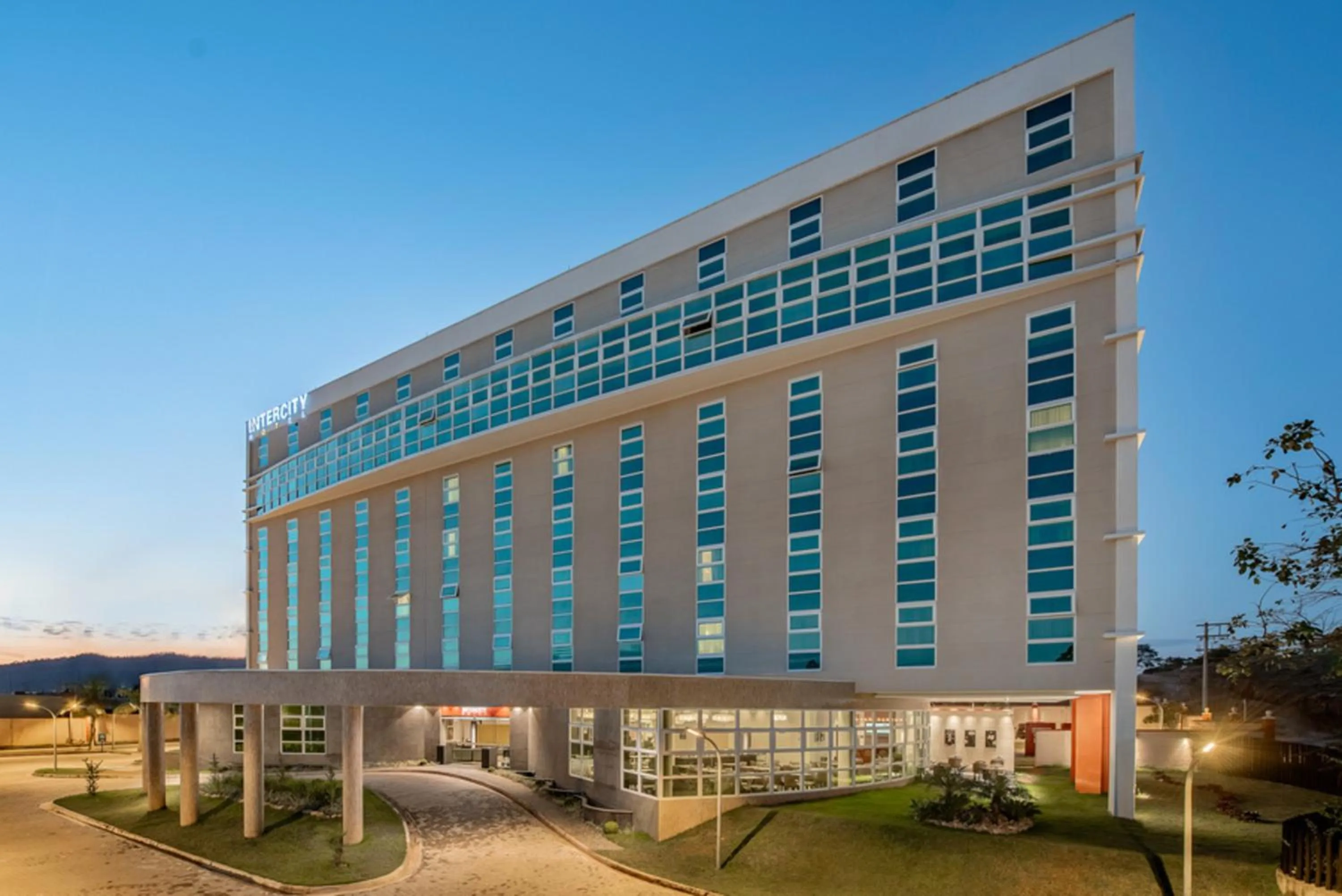 Facade/entrance in Intercity Itupeva