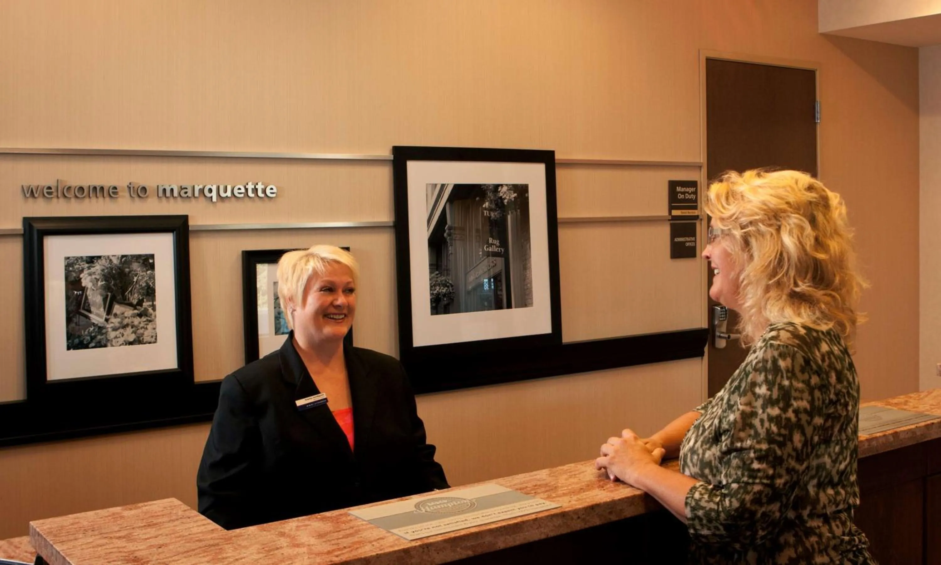Lobby or reception in Hampton Inn Marquette-Waterfront