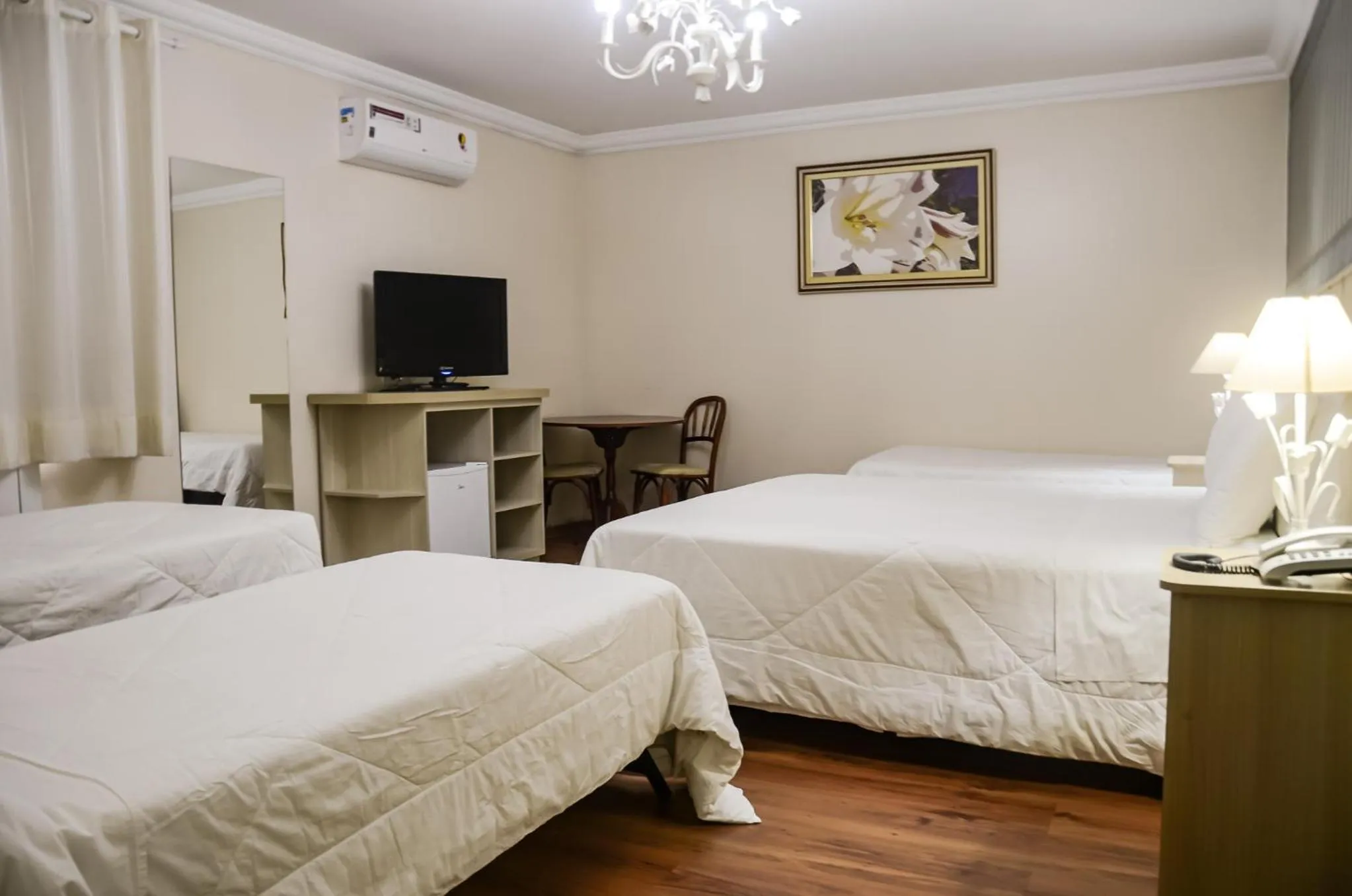 Quintuple Room in Chateau do Luar Prime em Campos do Jordao