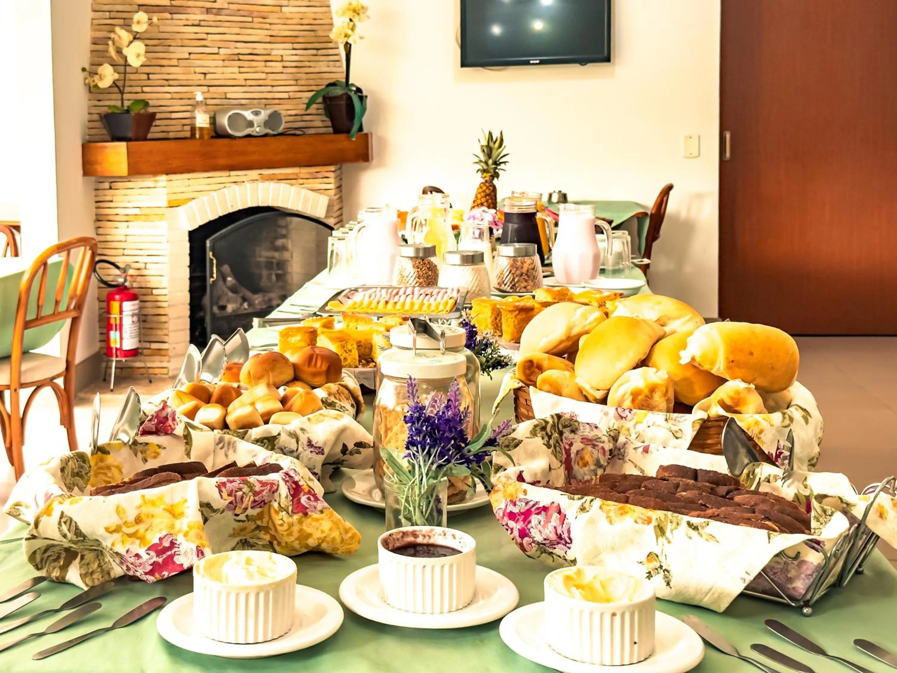 Meals in VELINN Pousada Chateau do Luar Prime