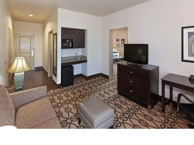 La Quinta by Wyndham Pearsall