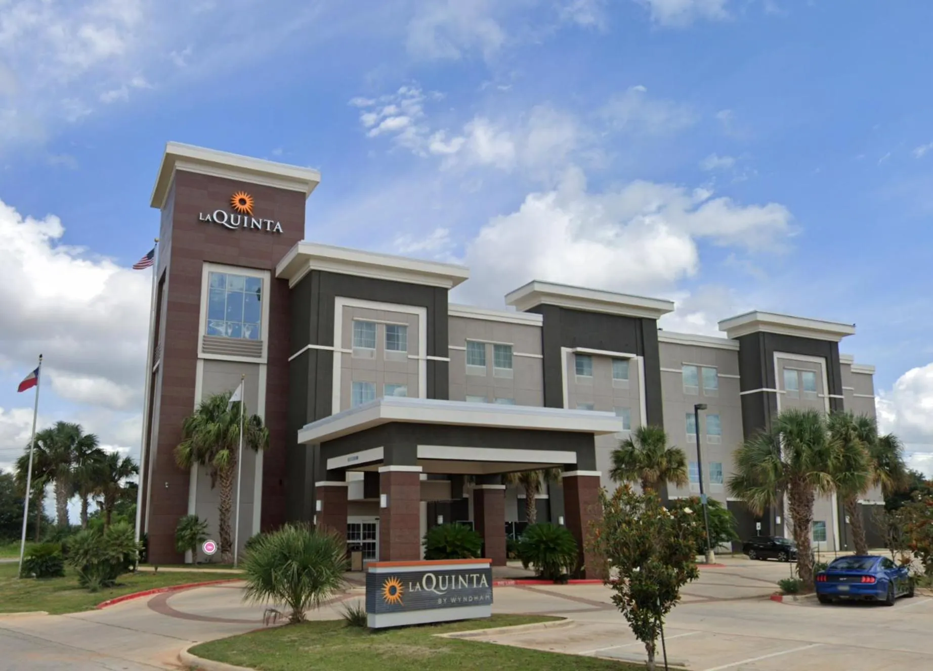 La Quinta by Wyndham Pearsall