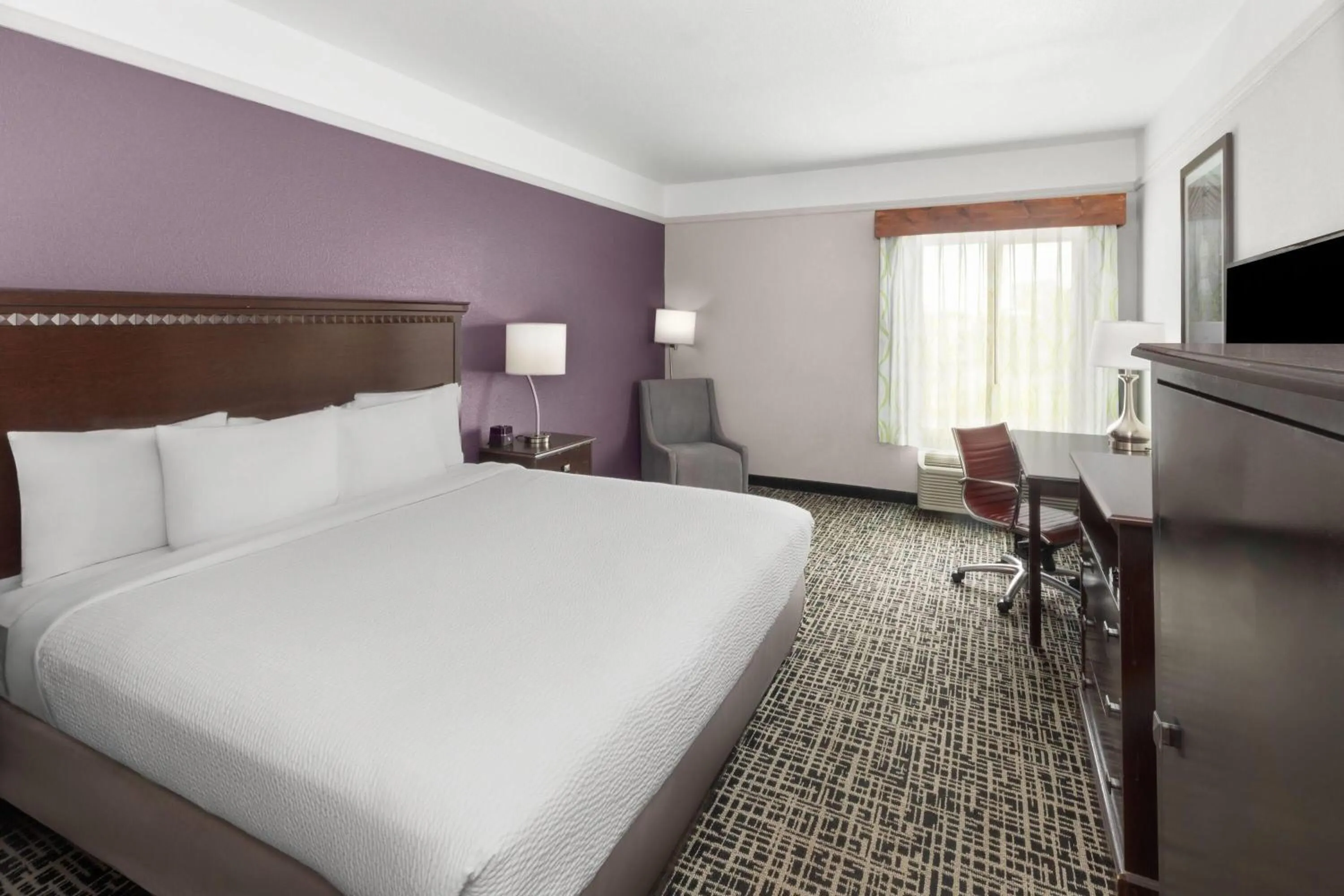 Photo of the whole room, Bed in La Quinta by Wyndham Brownwood