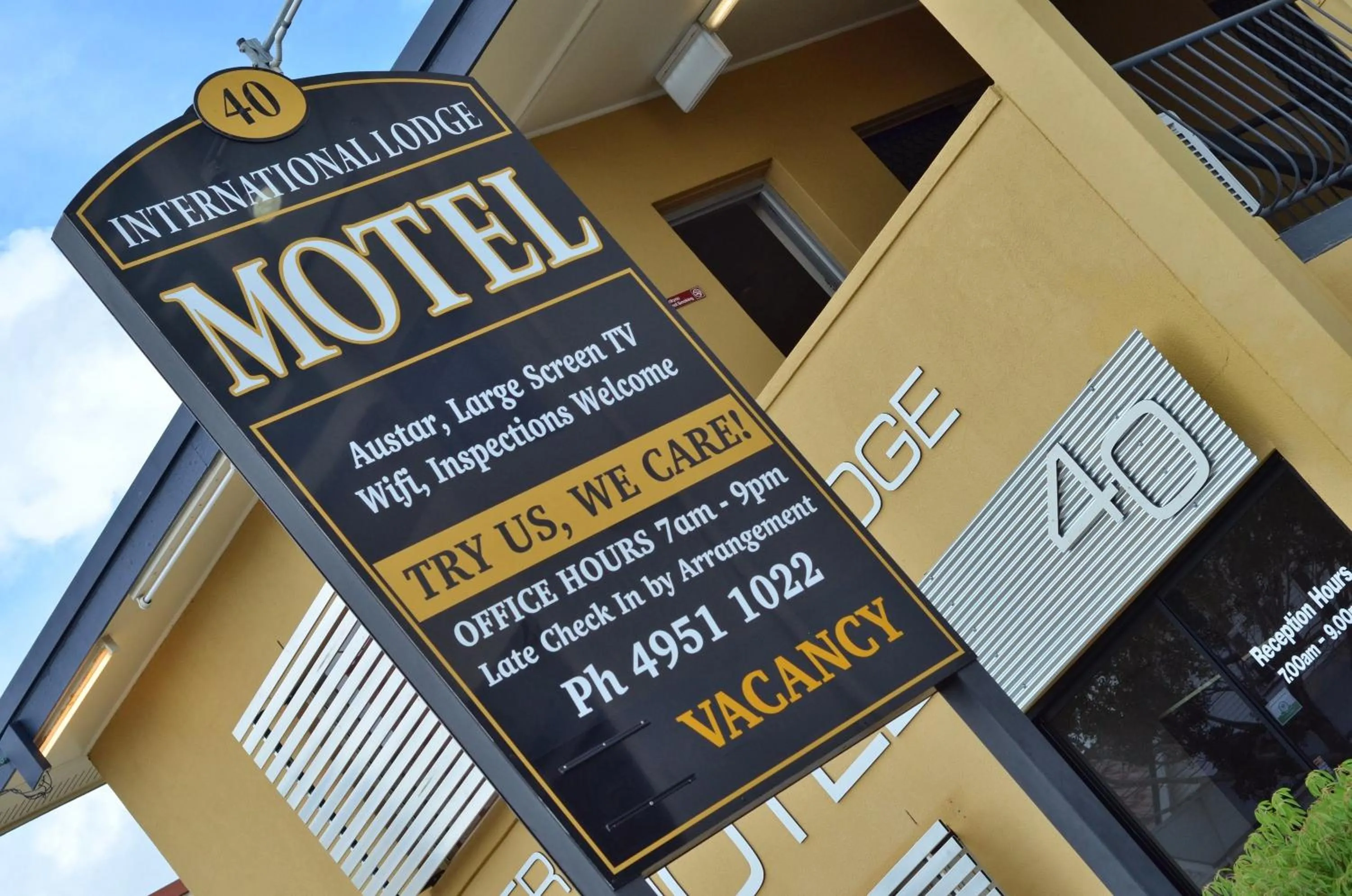 Facade/entrance in International Lodge Motel