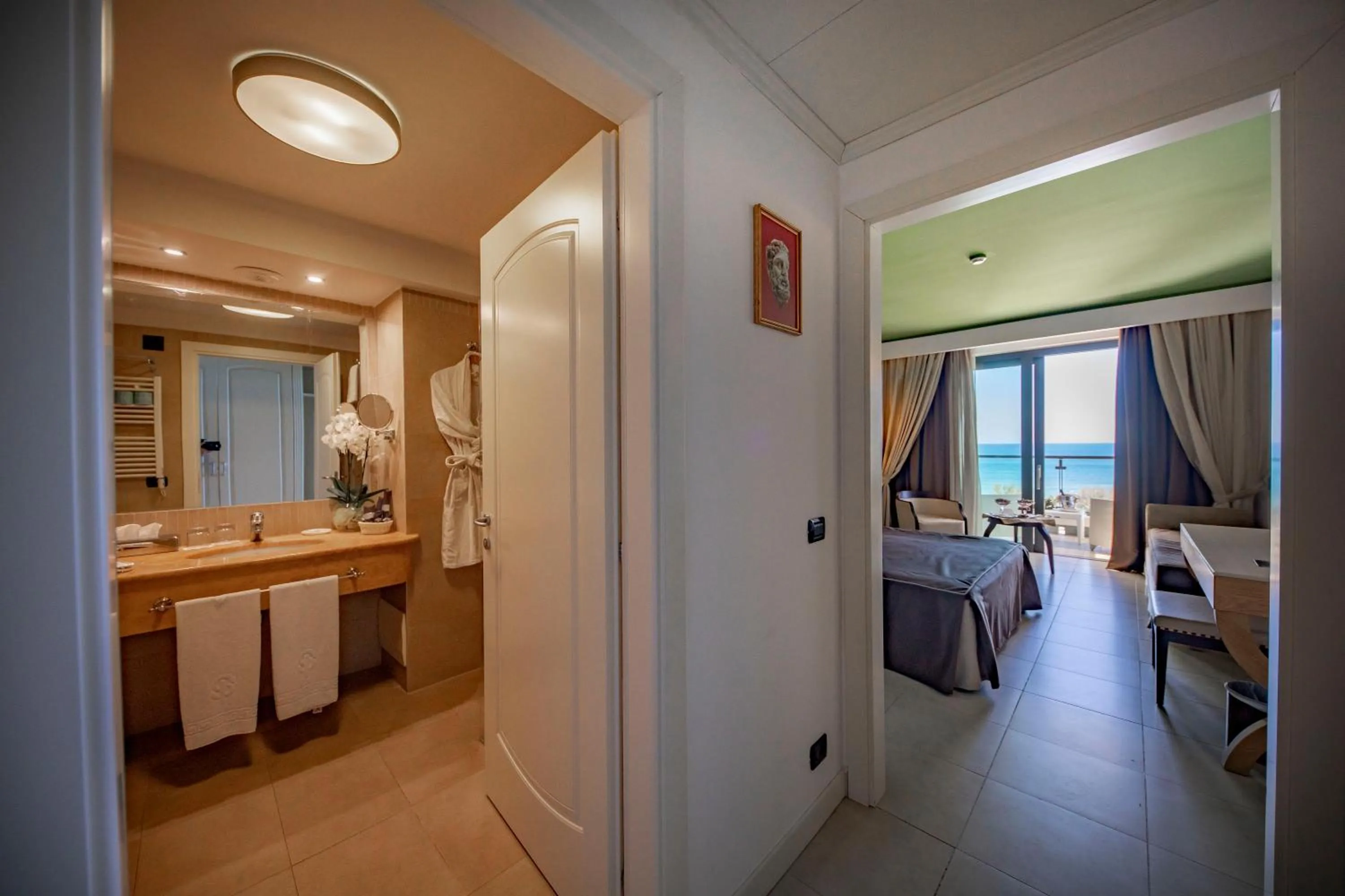 Bed in Cefalù Sea Palace