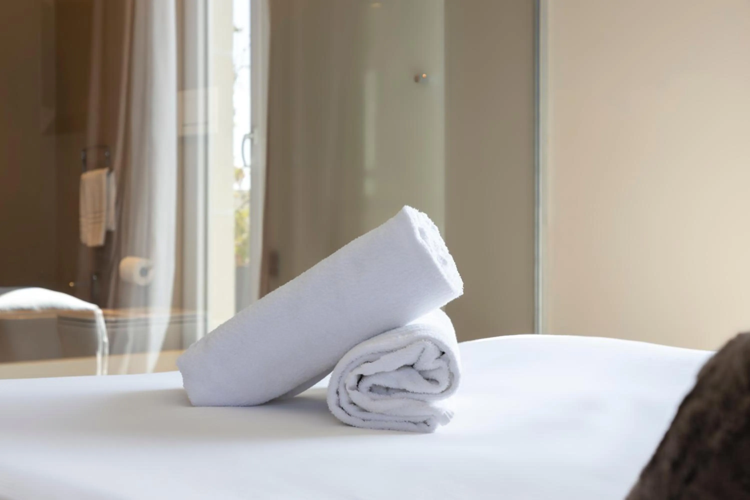 towels, Bed in Milestone