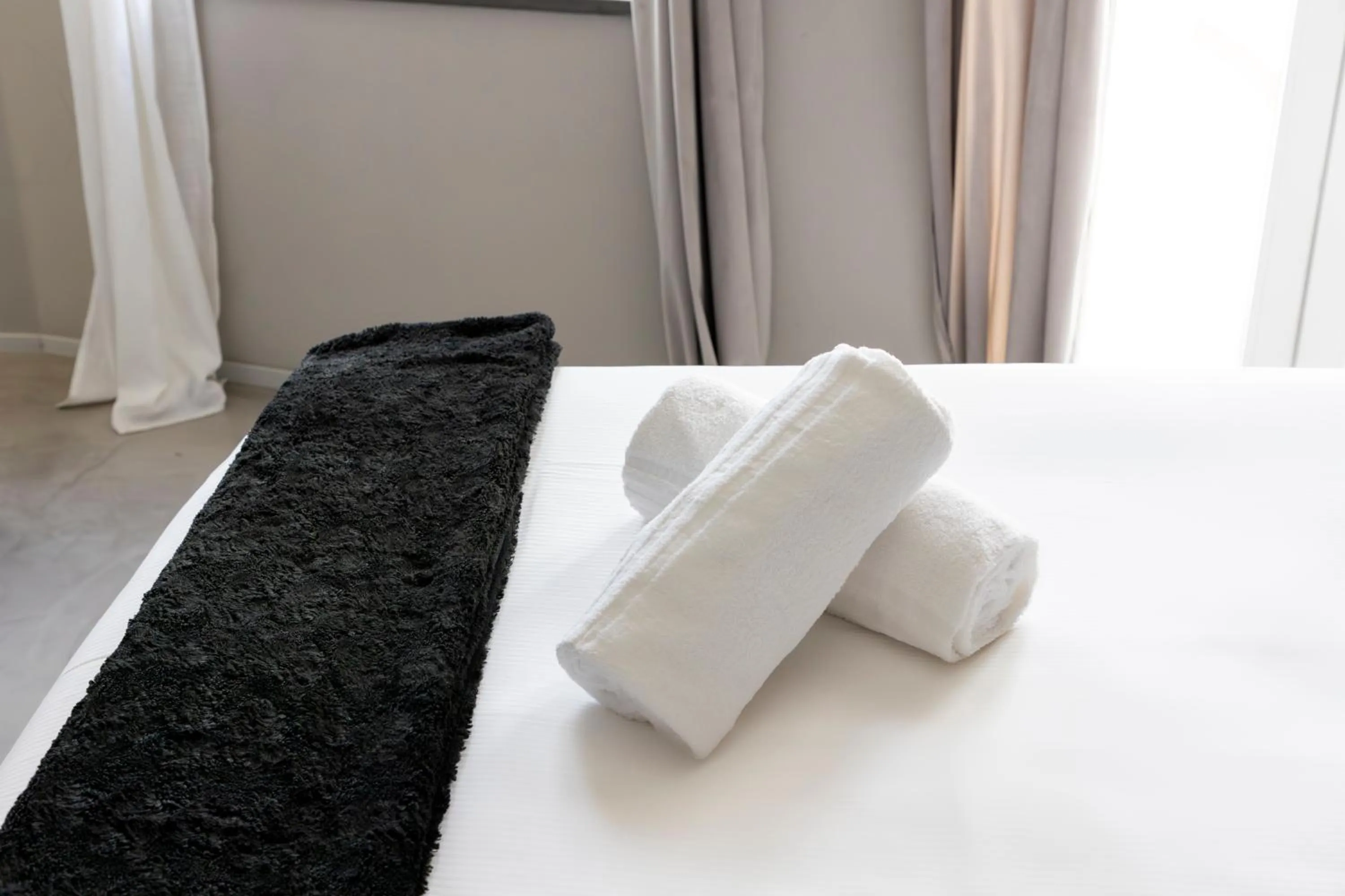 towels, Bed in Milestone