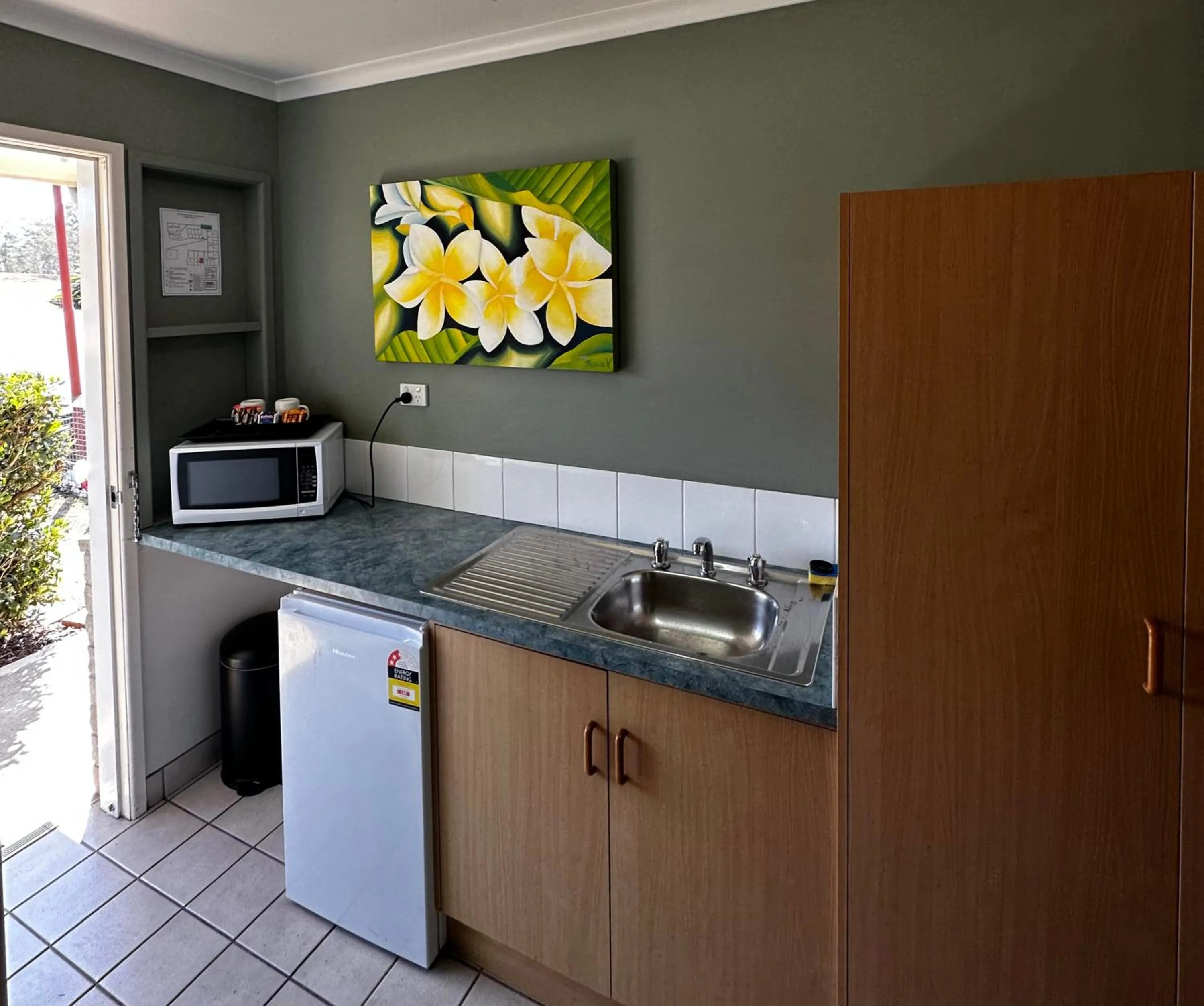 Kitchen or kitchenette in Murgon Motor Inn