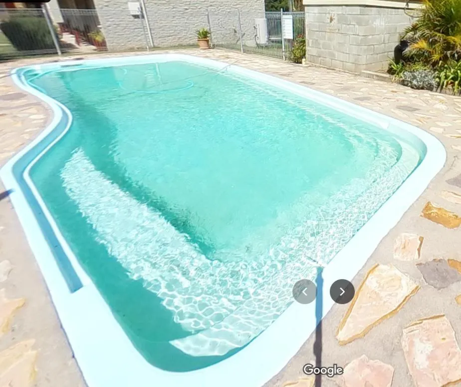 Swimming pool in Murgon Motor Inn