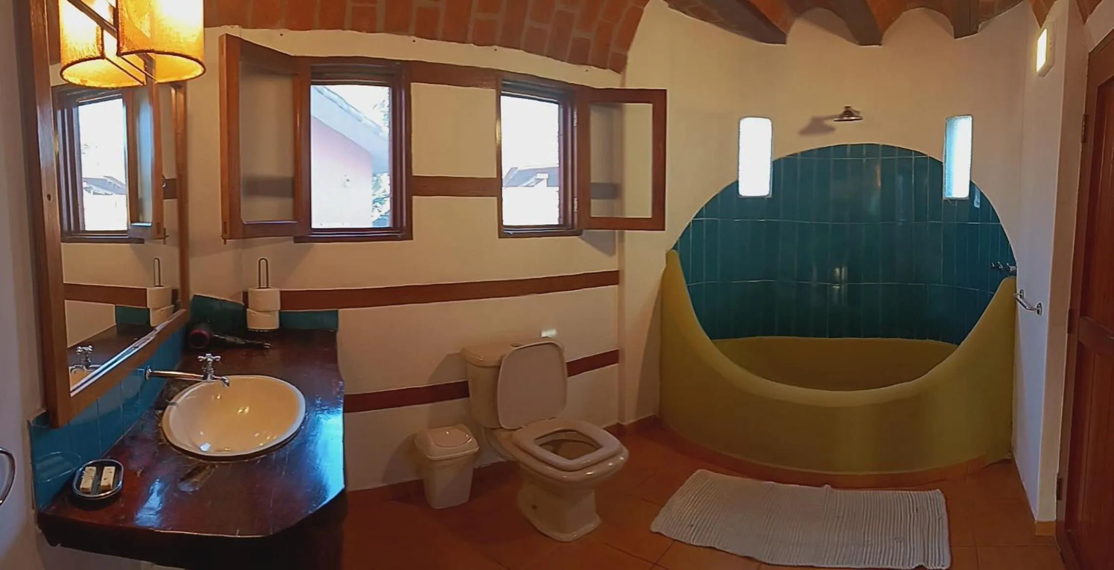 Toilet in YVY CASA HOTEL