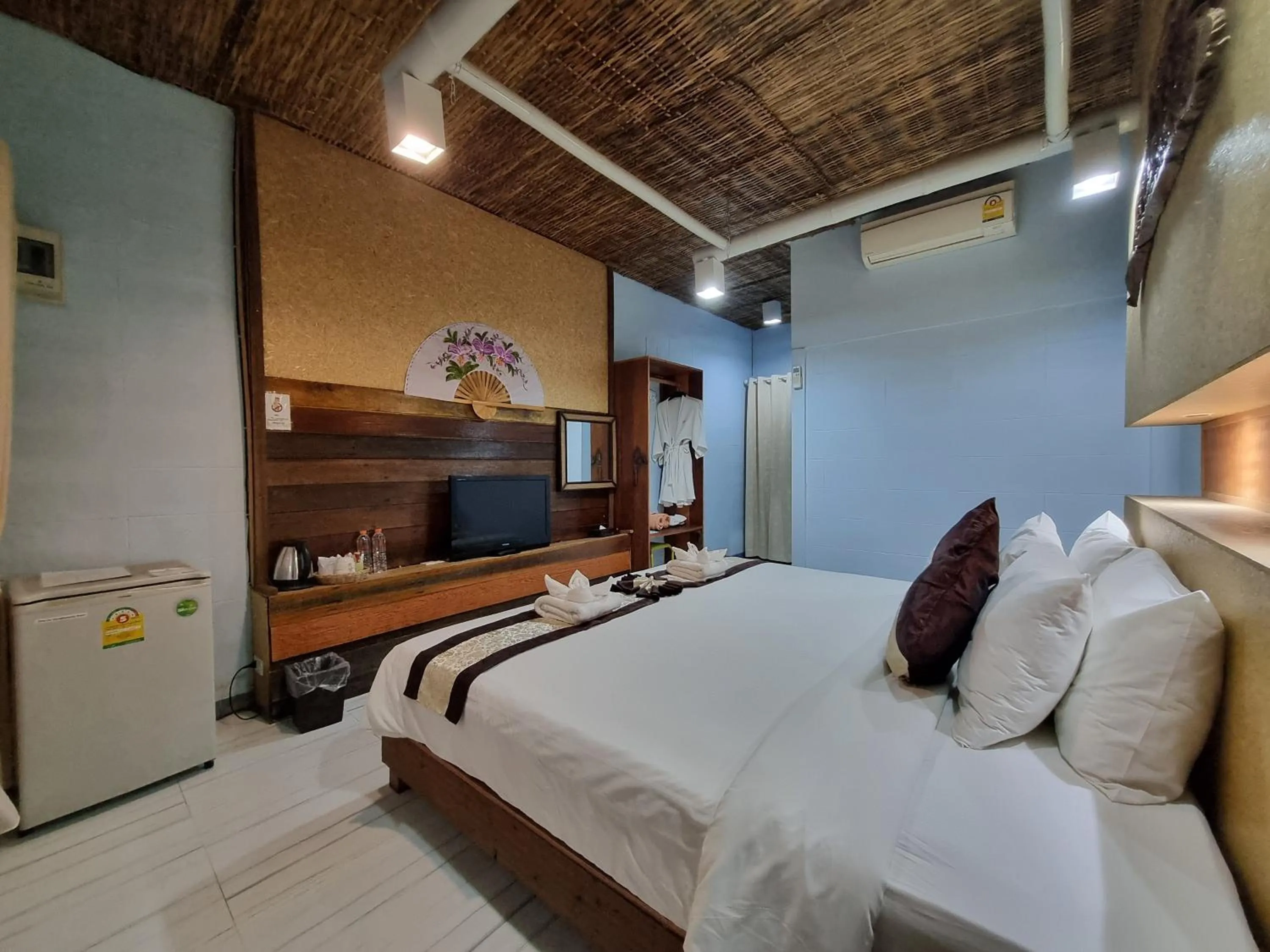 Bedroom, Bed in De Wiang Kum Kam