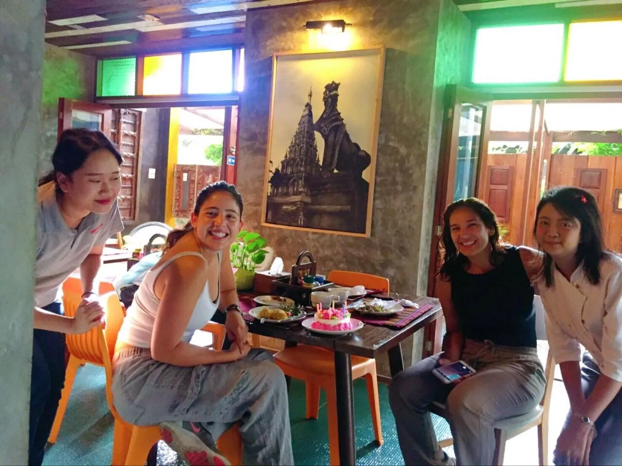 Staff in De Wiang Kum Kam