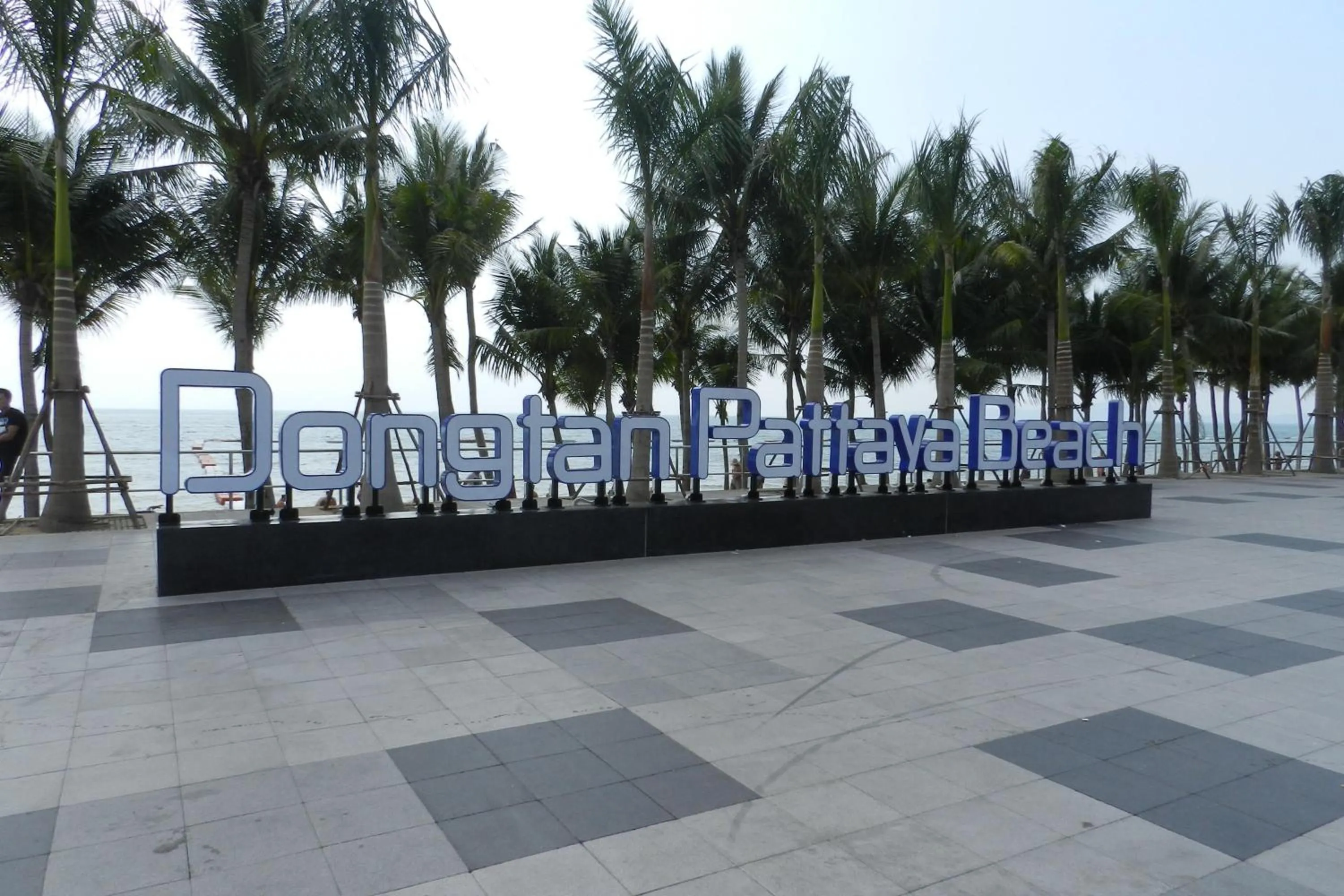 Beach in Jomtien PLAZA Condotel