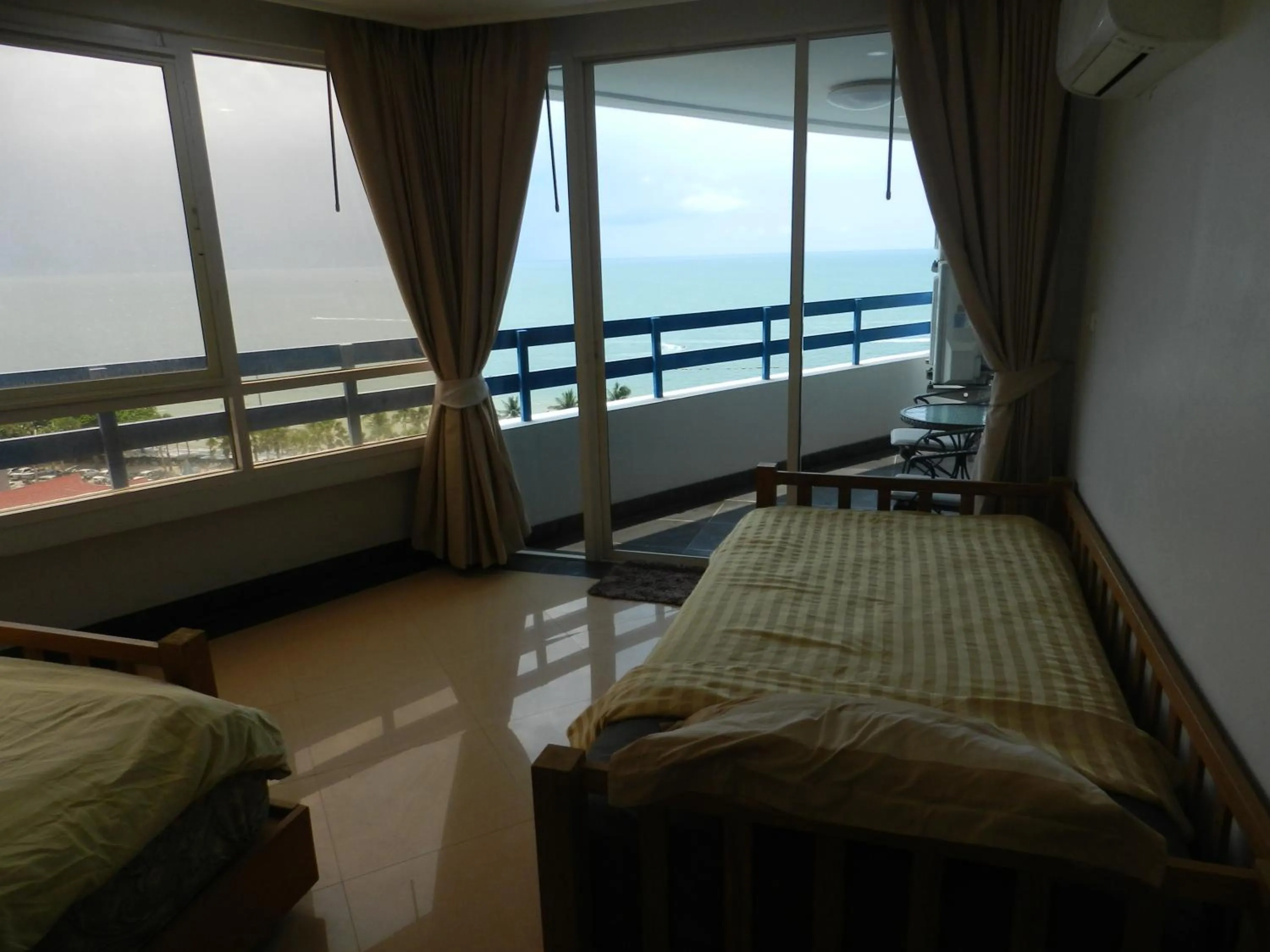 Bedroom, Bed in Jomtien PLAZA Condotel