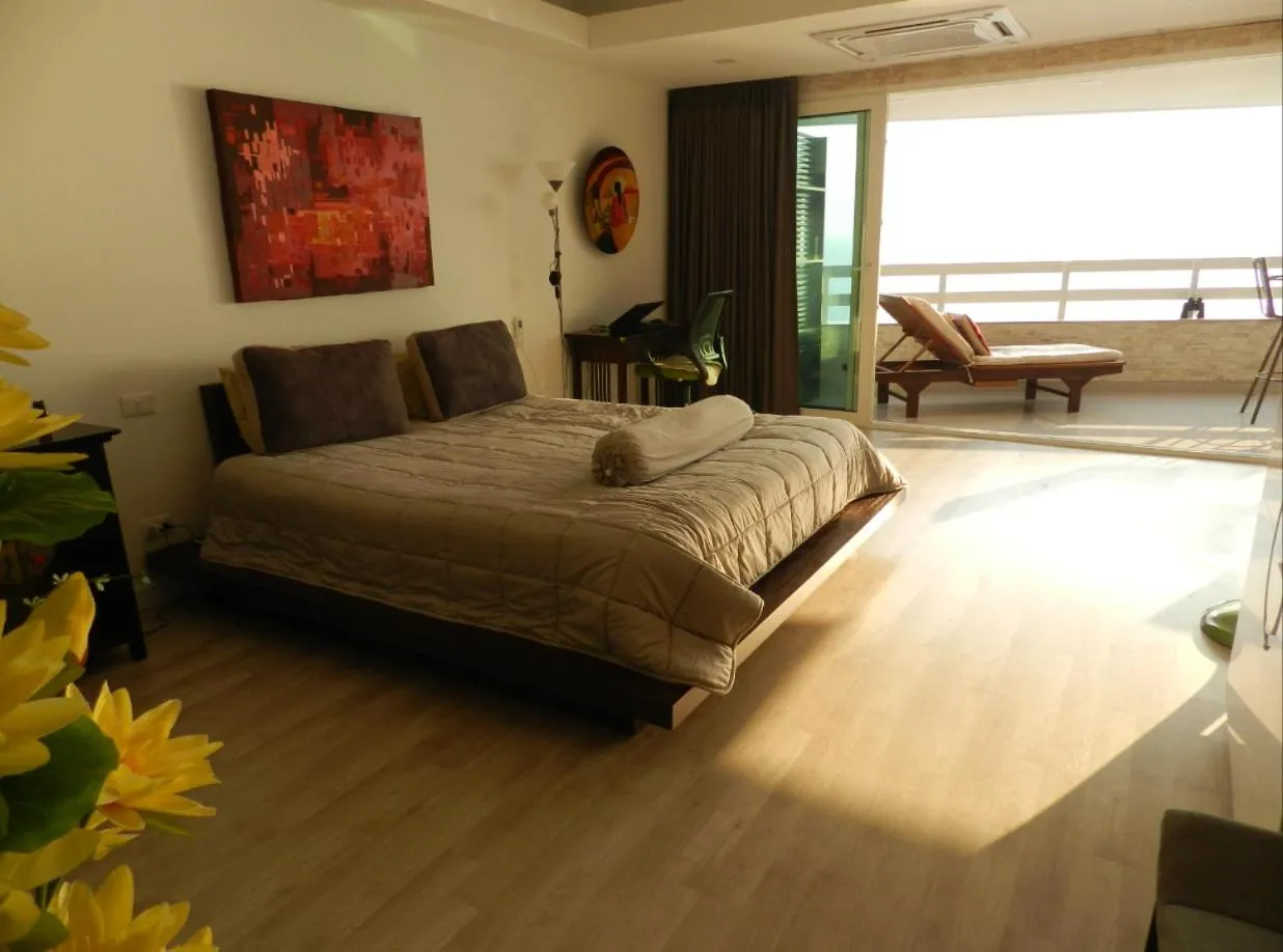 Bed in Jomtien PLAZA Condotel