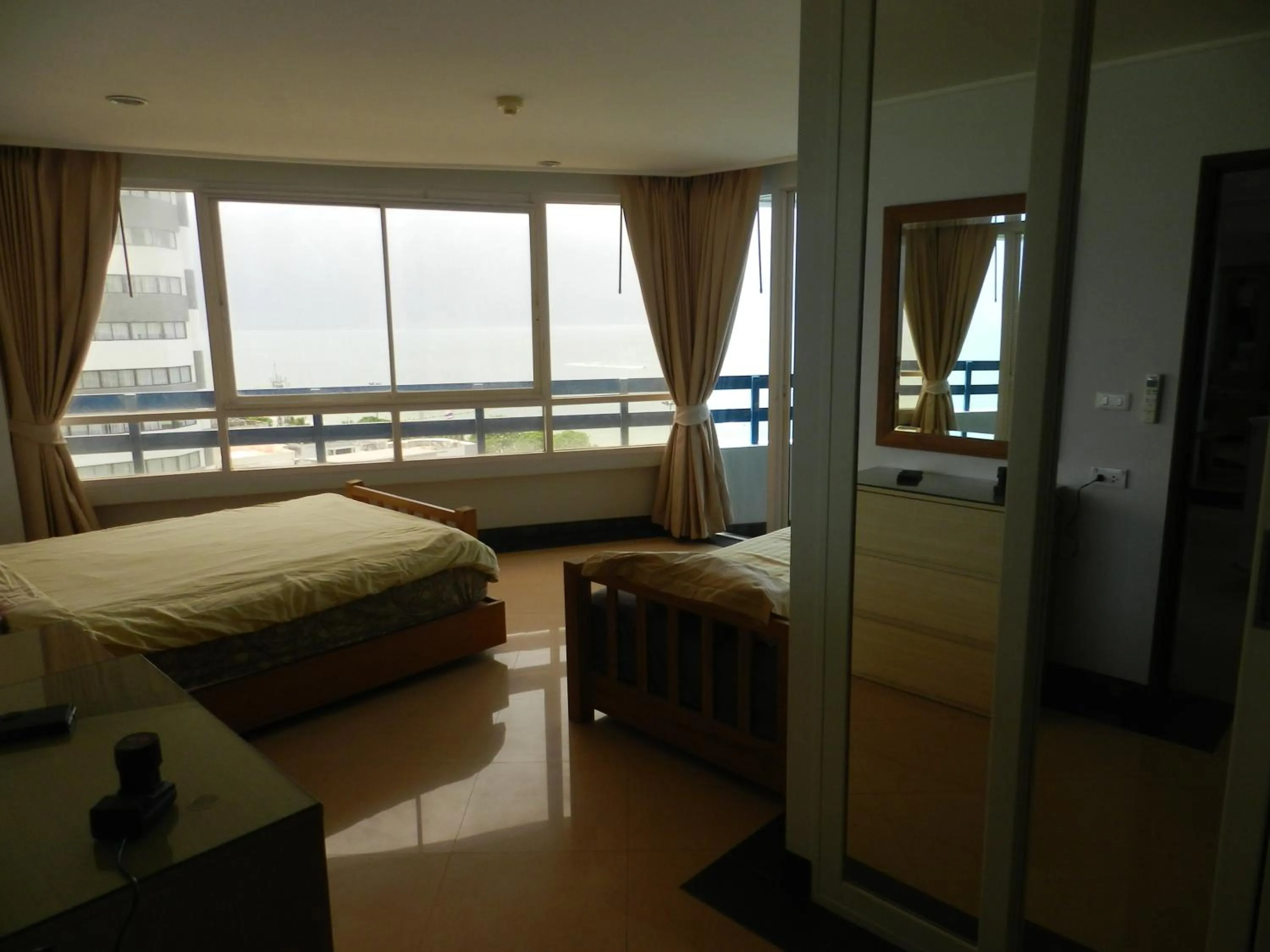 Bedroom, Bed in Jomtien PLAZA Condotel