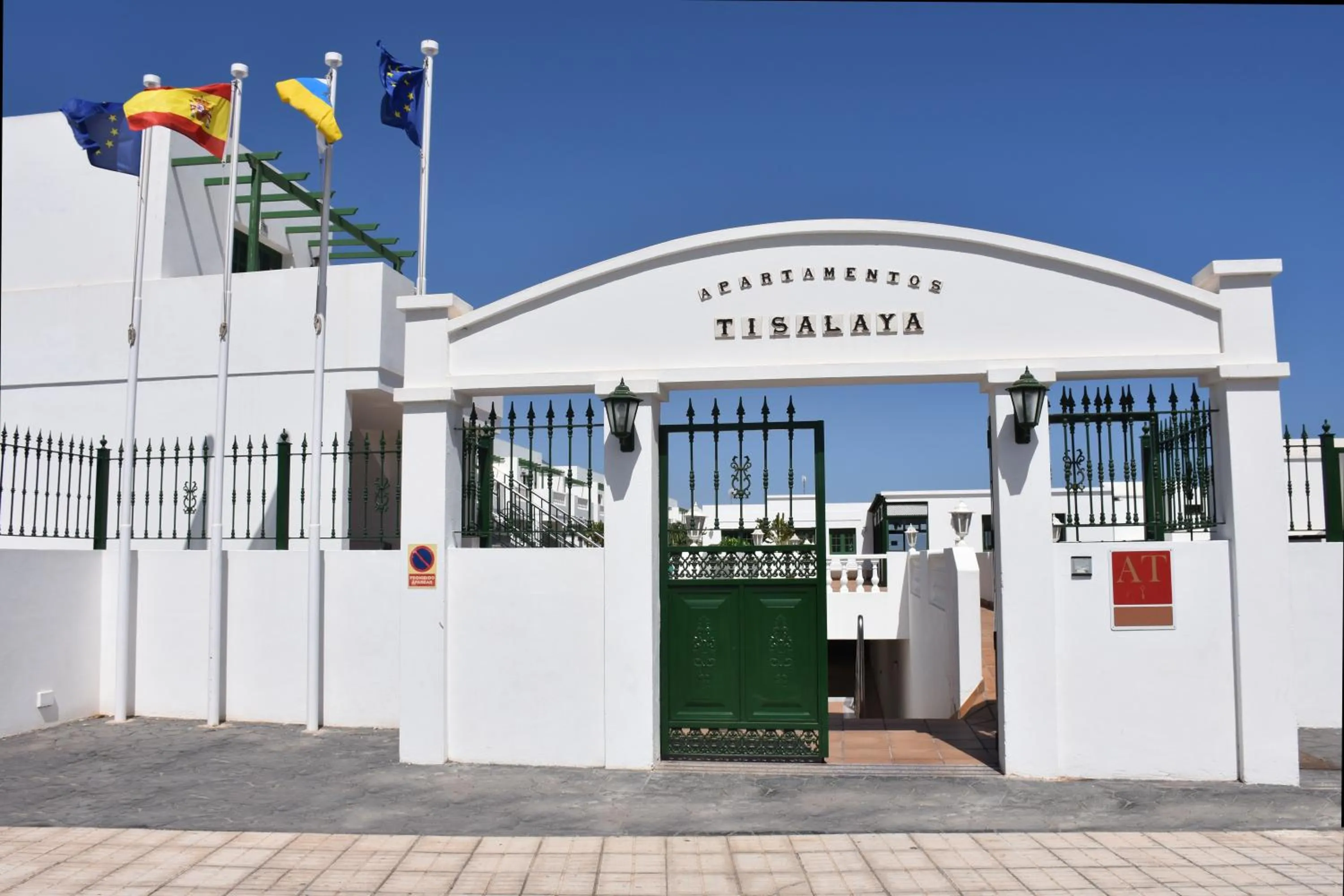 Facade/entrance in Apartamentos Tisalaya