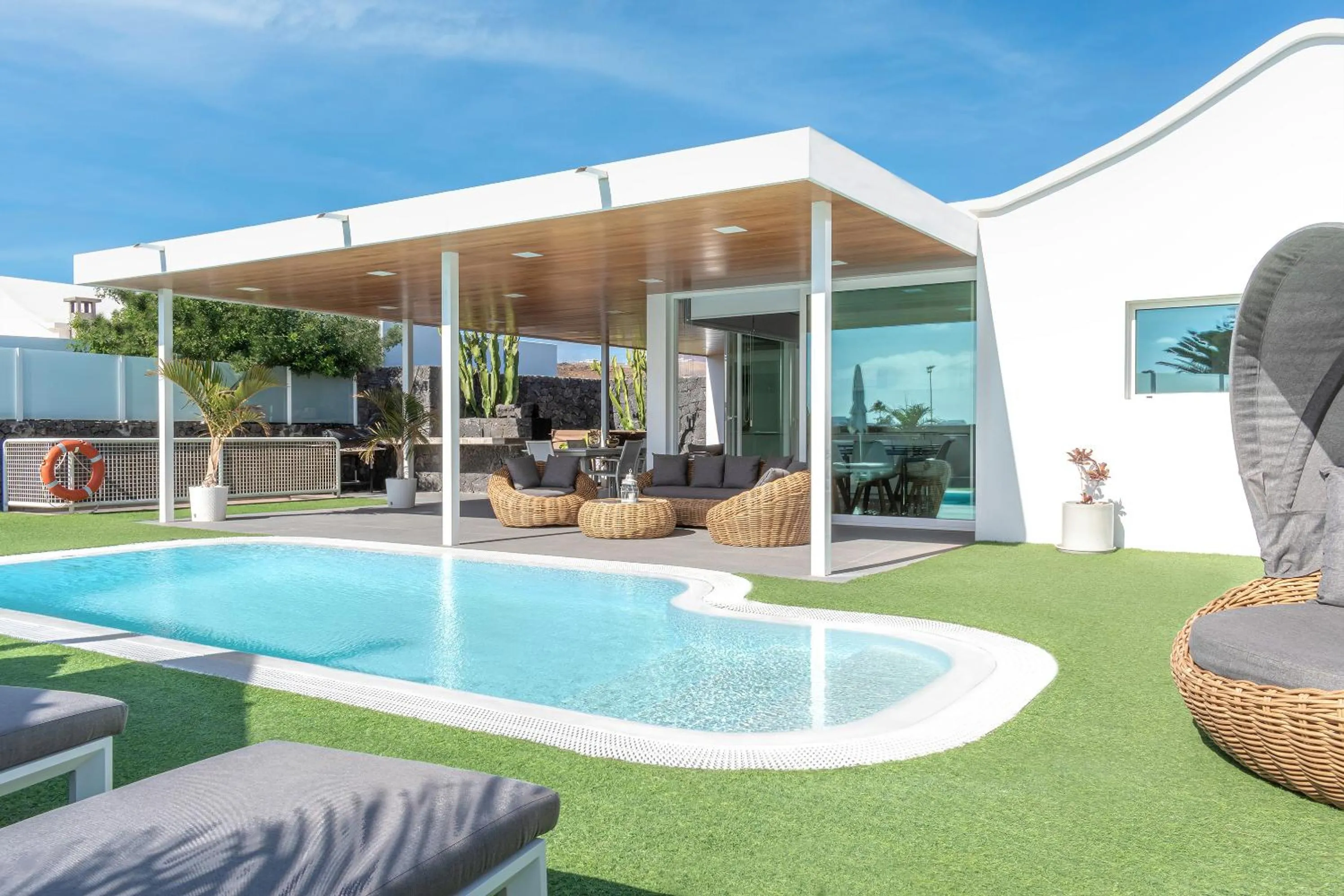 Swimming pool in Hyde Park Lane Villas