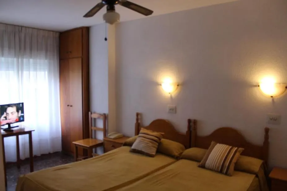 Double Room with Private Bathroom in Pension Americano