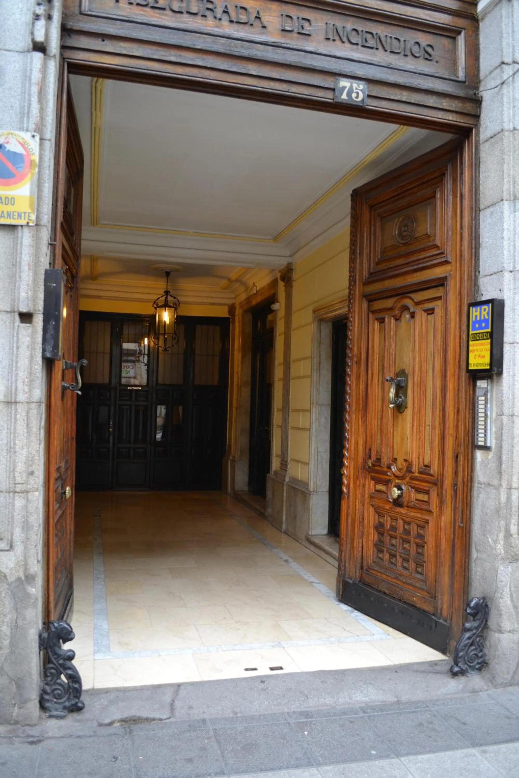 Facade/entrance in Hostal Edreira