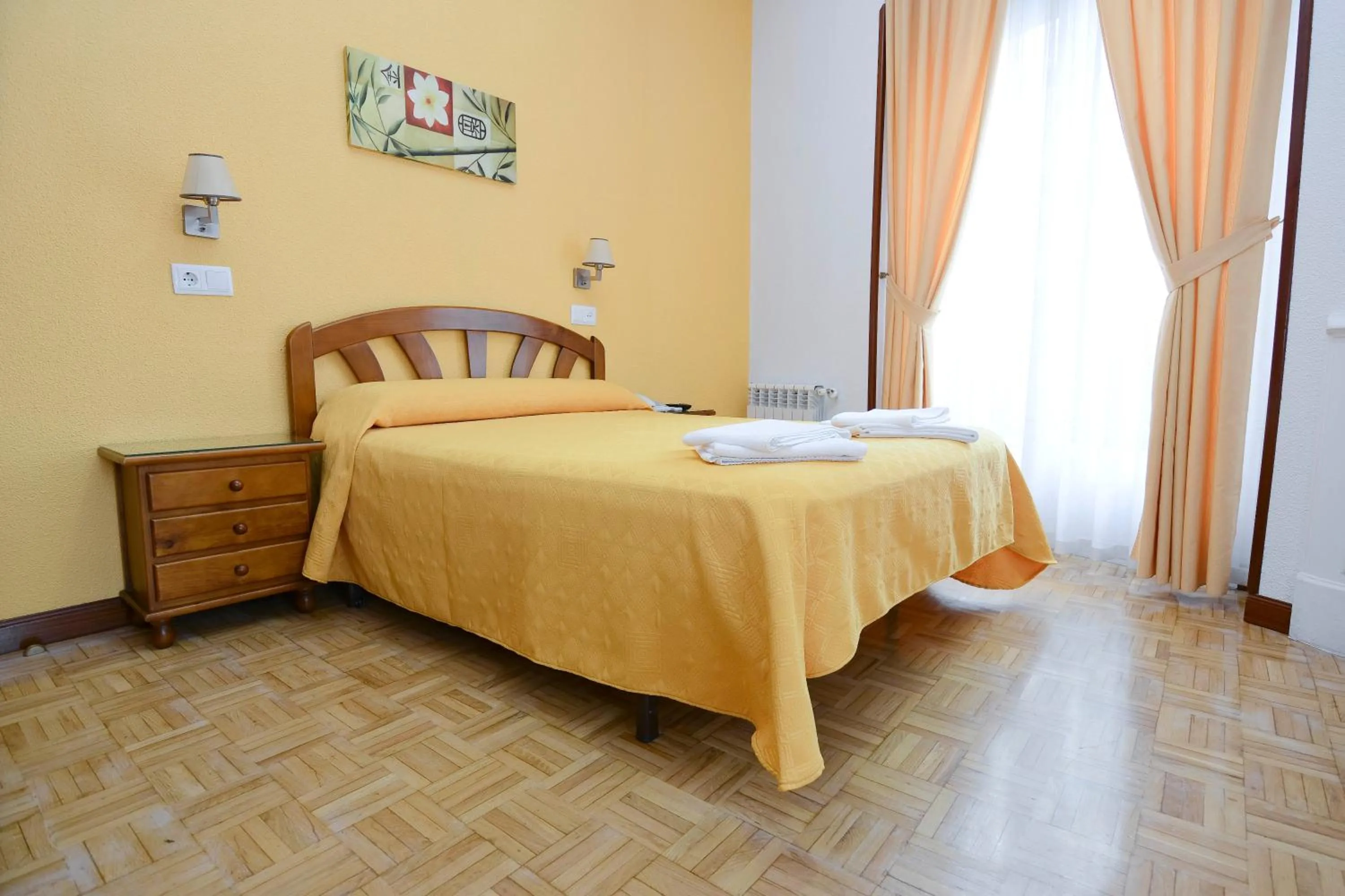 Photo of the whole room, Bed in Hostal Edreira