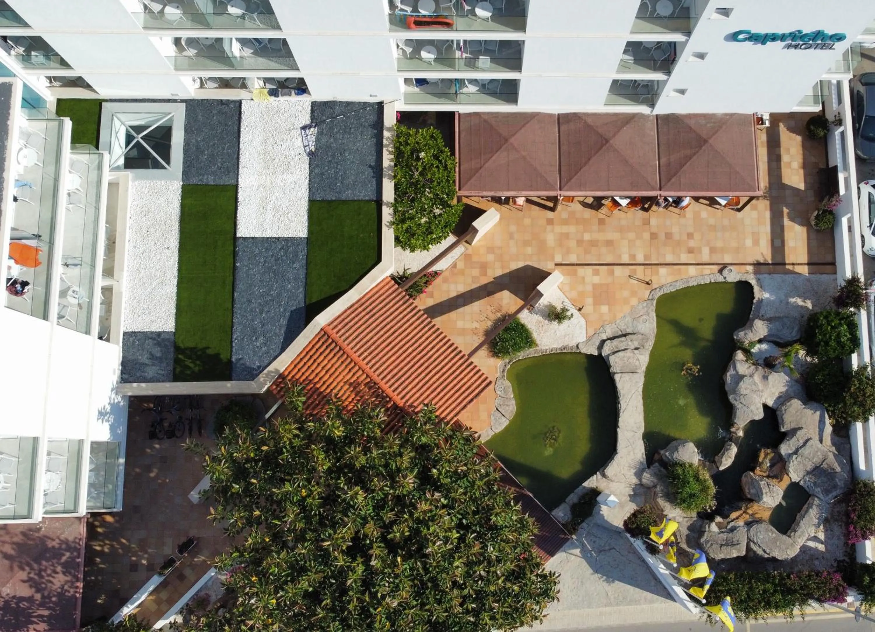 Property building in Hotel Capricho