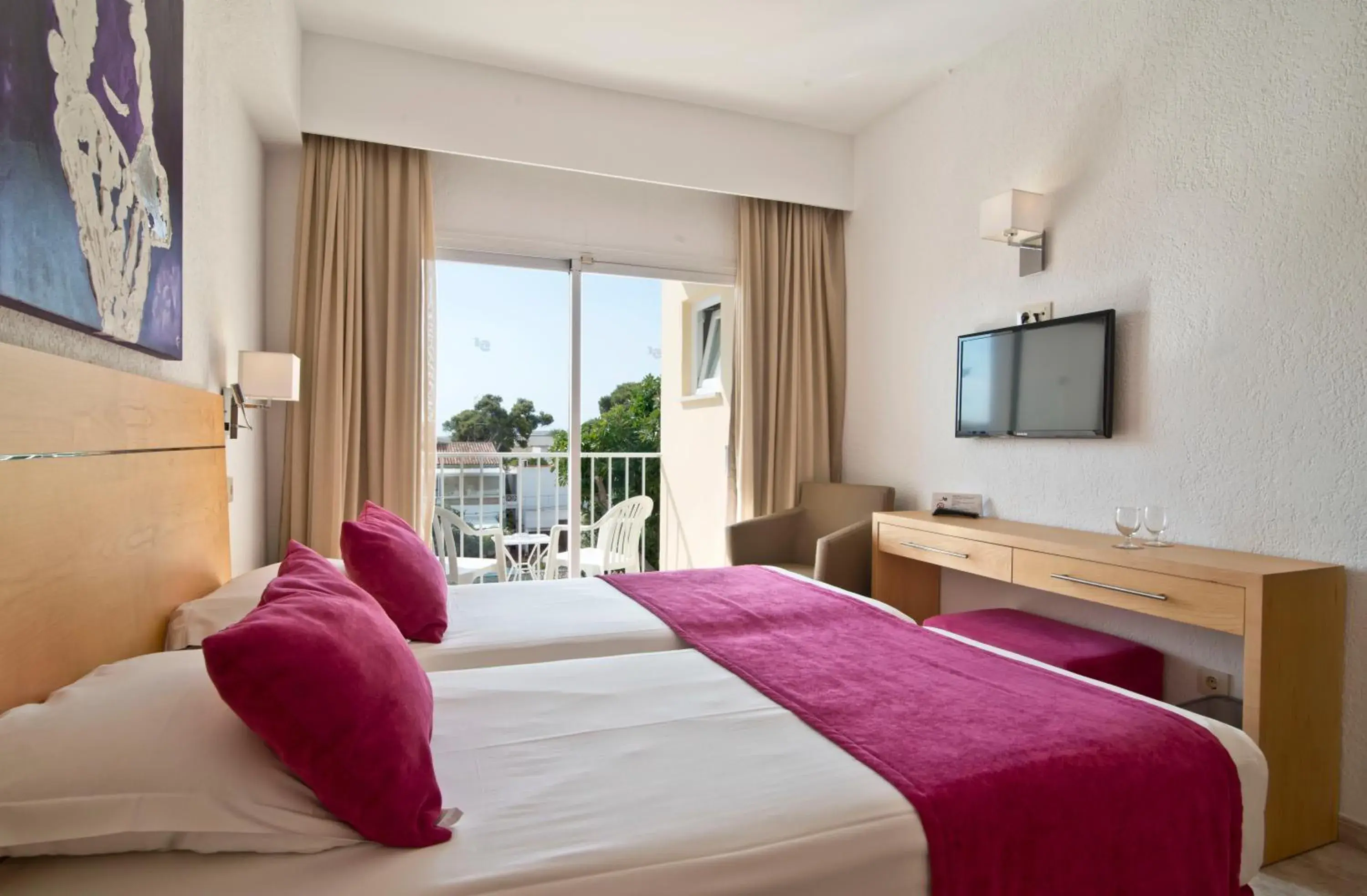 Premium Double Room with Balcony in Hotel Capricho Premium Double Room with Balcony in Hotel Capricho