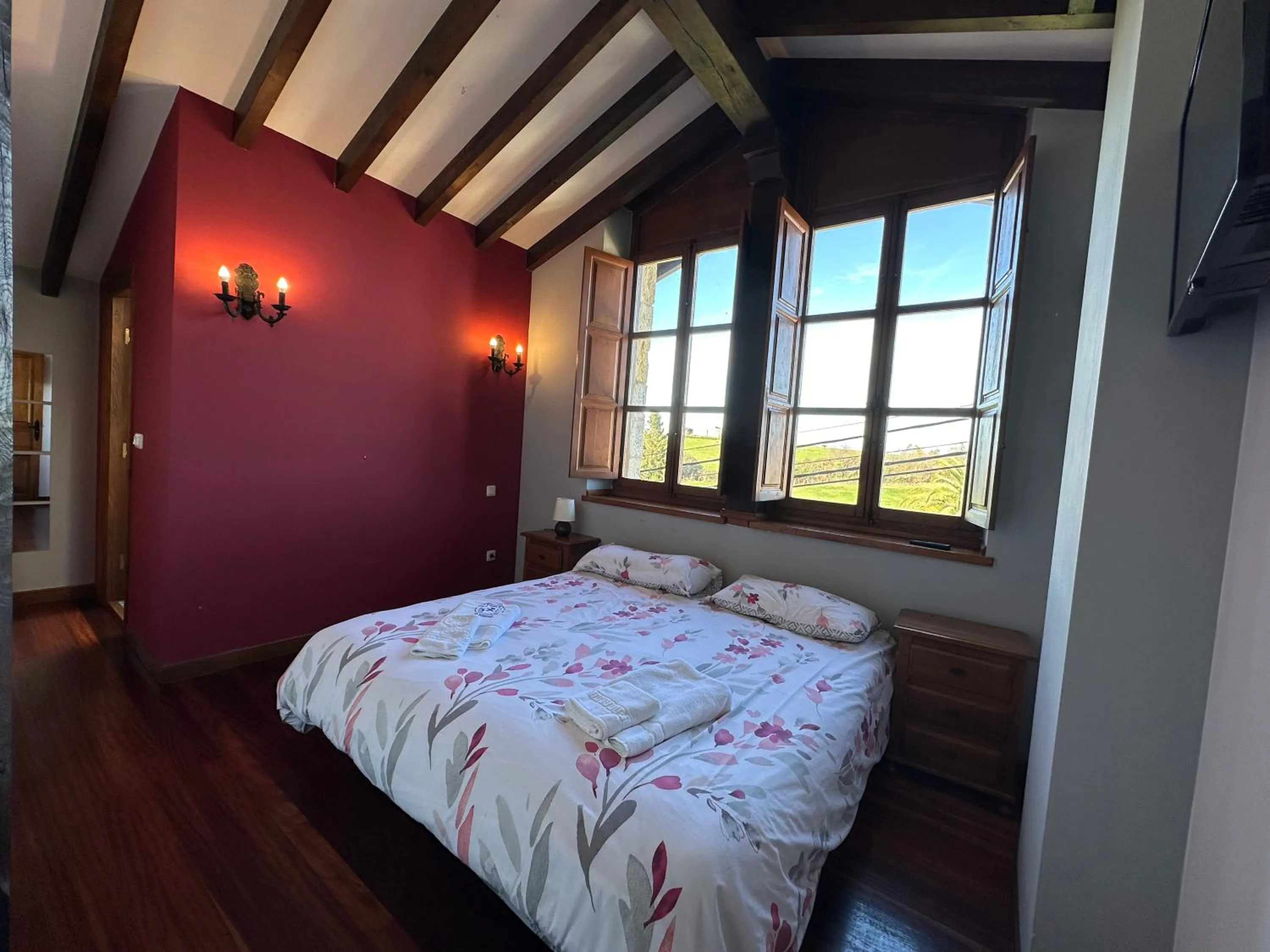 Photo of the whole room, Bed in La Posada de Abanillas