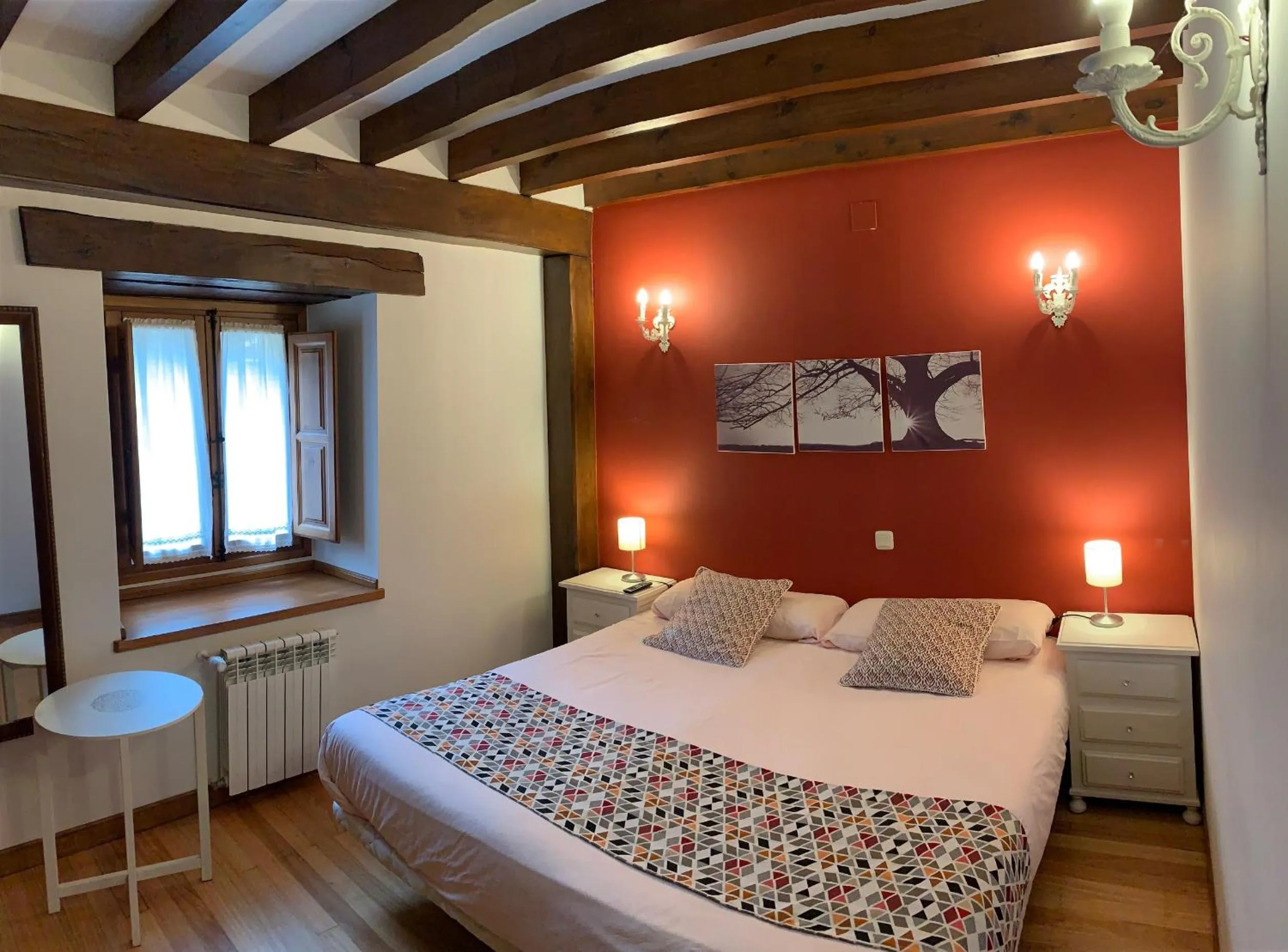 Photo of the whole room, Bed in La Posada de Abanillas