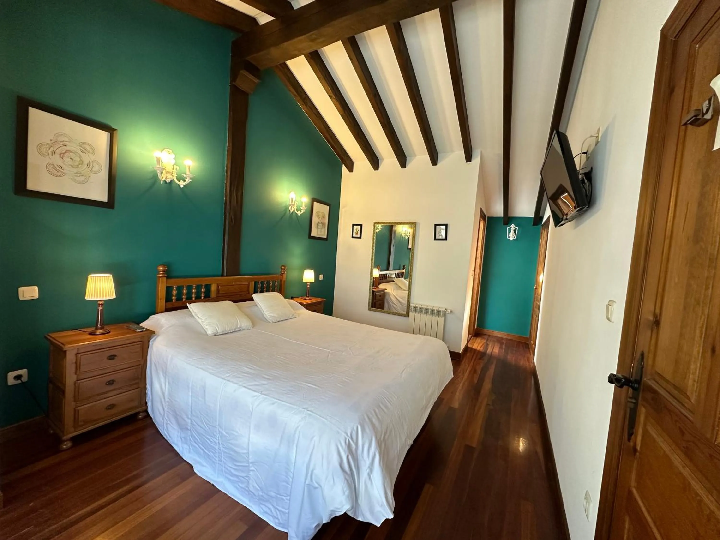 Photo of the whole room, Bed in La Posada de Abanillas