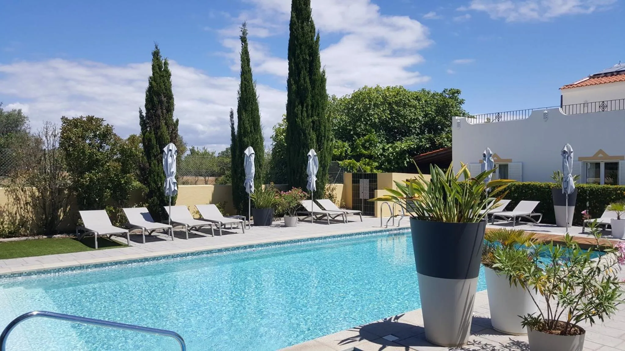 Swimming pool in Casa Bela Moura, Boutique Hotel & Wine