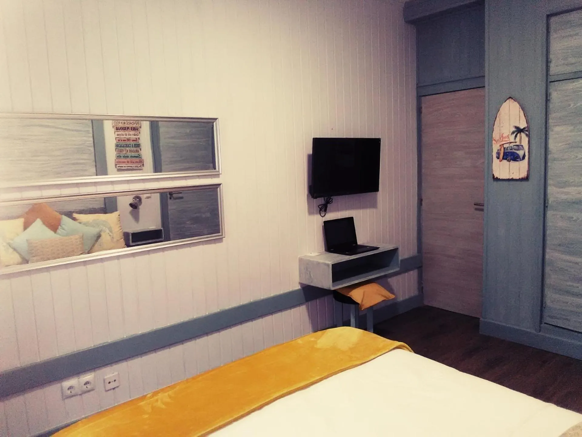 TV and multimedia, Bed in Villa Palma