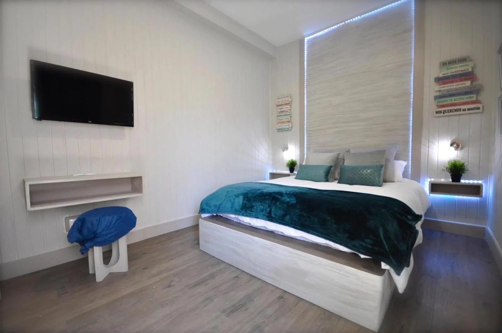 Photo of the whole room, Bed in Villa Palma